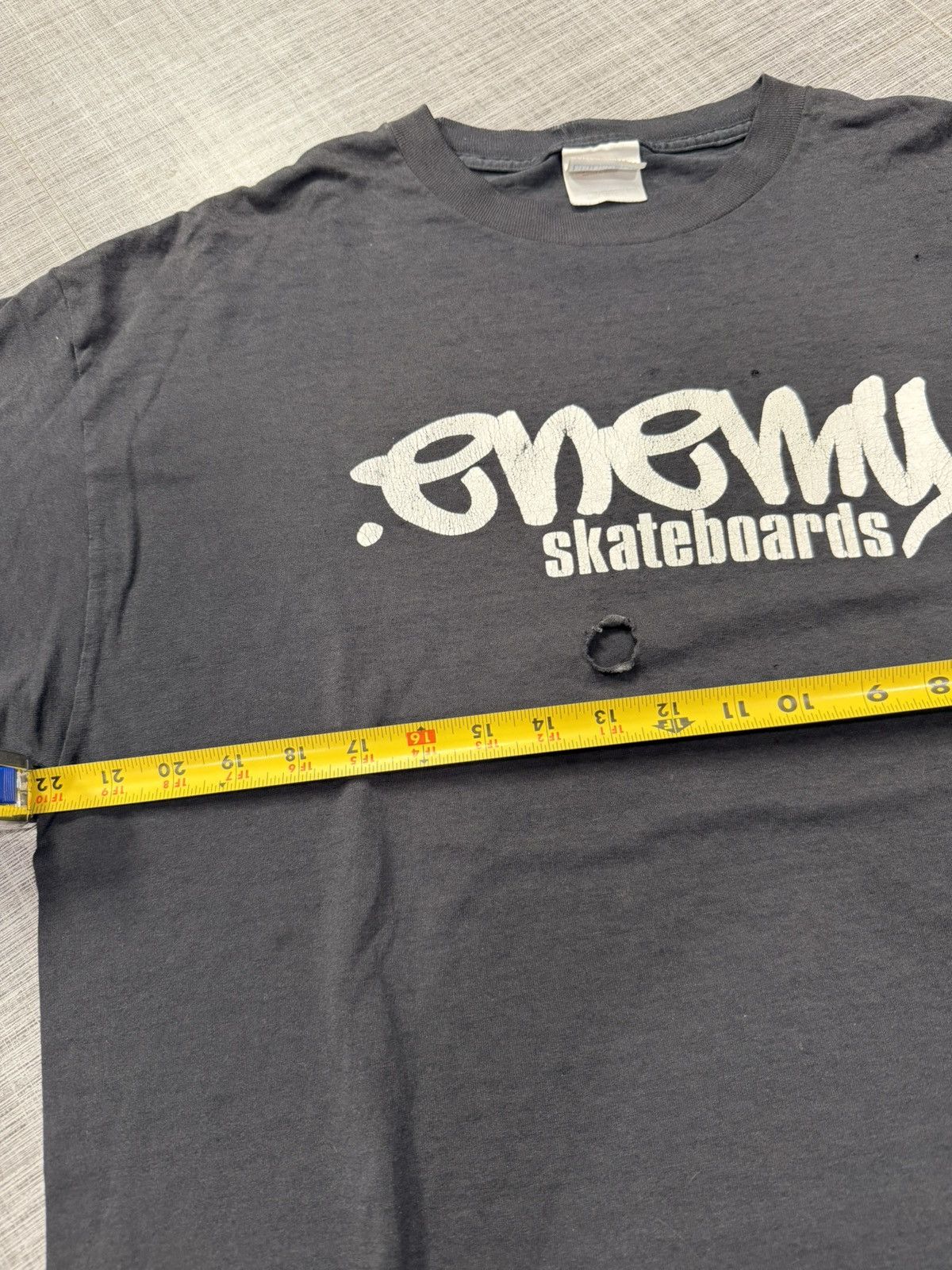 Vintage Vintage 2000s Faded Enemy Skateboards Tee Size US L / EU 52-54 / 3 - 6 Thumbnail