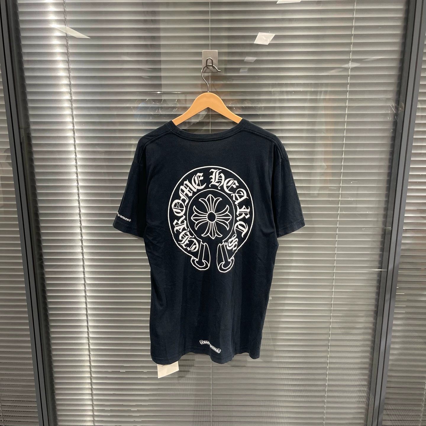 Chrome Hearts Chrome Hearts Back Cross Short L 9/10 Print Flaw Size US L / EU 52-54 / 3 - 1 Thumbnail