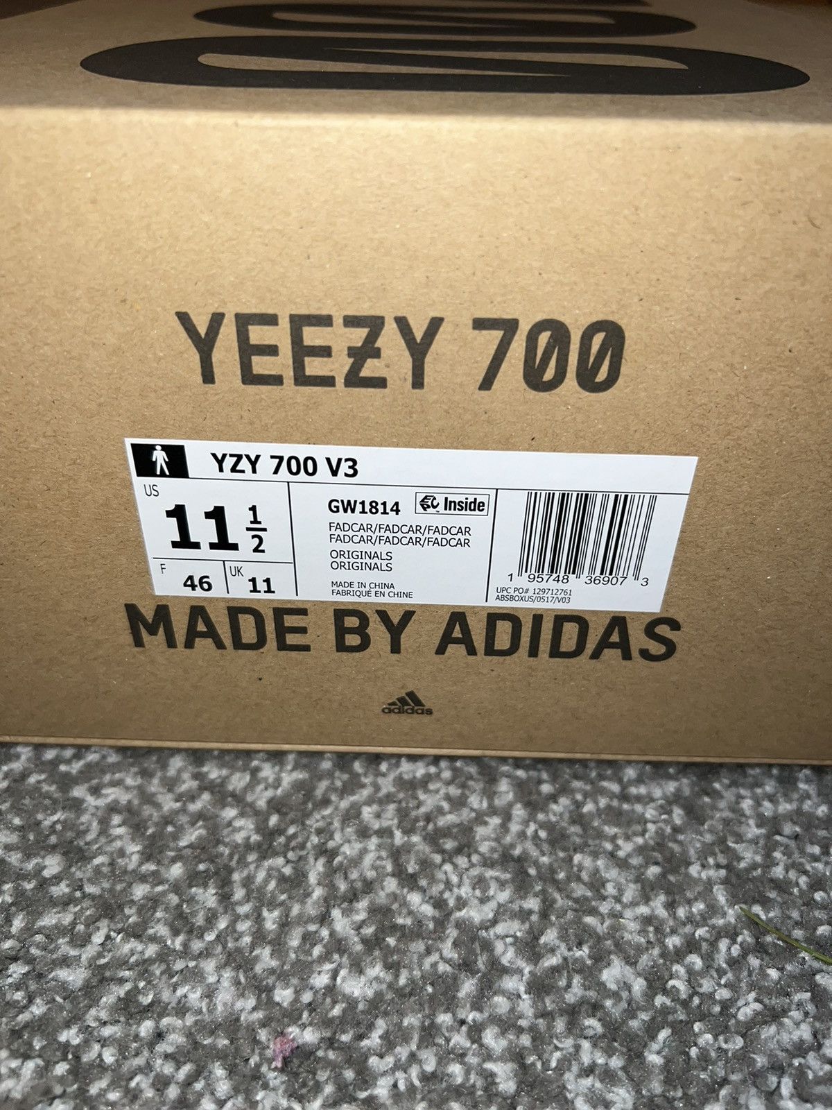 Adidas Adidas yeezy 700 v3 fade carbon Size US 11.5 / EU 44-45 - 7 Thumbnail