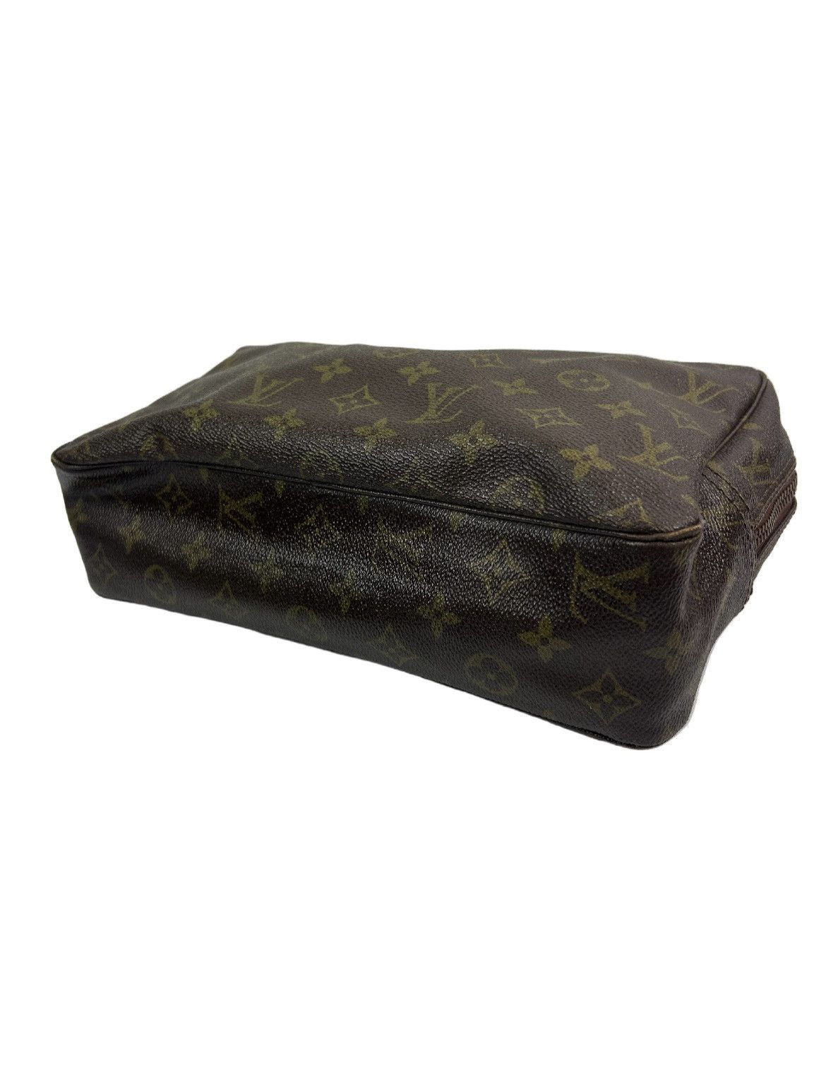 Louis Vuitton Louis Vuitton Monogram Toiletry Bag Size ONE SIZE - 4 Thumbnail