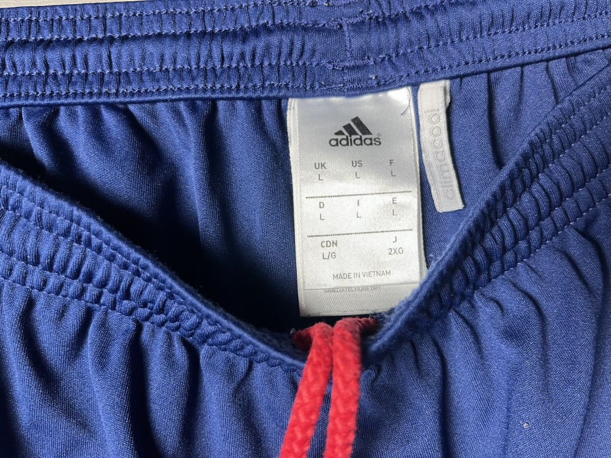 Adidas Adidas shorts Manchester united soccer size Large Size US 34 / EU 50 - 3 Thumbnail