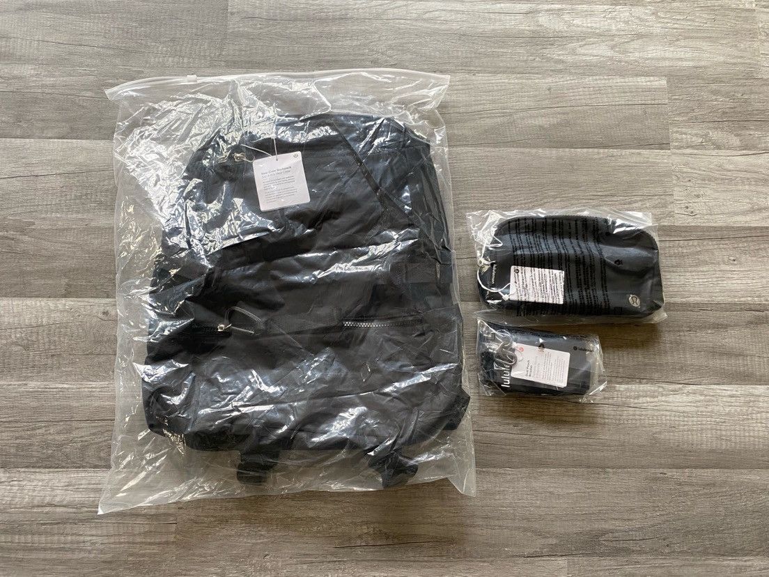 Lululemon Lululemon Bundle Backpack Belt Bag Keychain Wristlet Size ONE SIZE - 3 Thumbnail