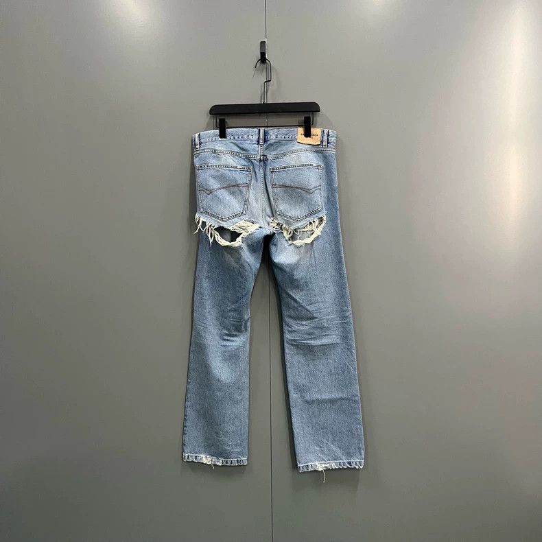 Balenciaga Balenciaga Washing destroys denim trousers Size US 32 / EU 48 - 1 Thumbnail