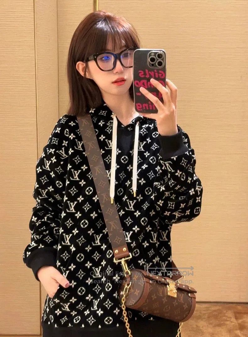 Louis Vuitton Louis Vuitton Monogram Black Hoodie. Size US M / EU 48-50 / 2 - 1 Thumbnail