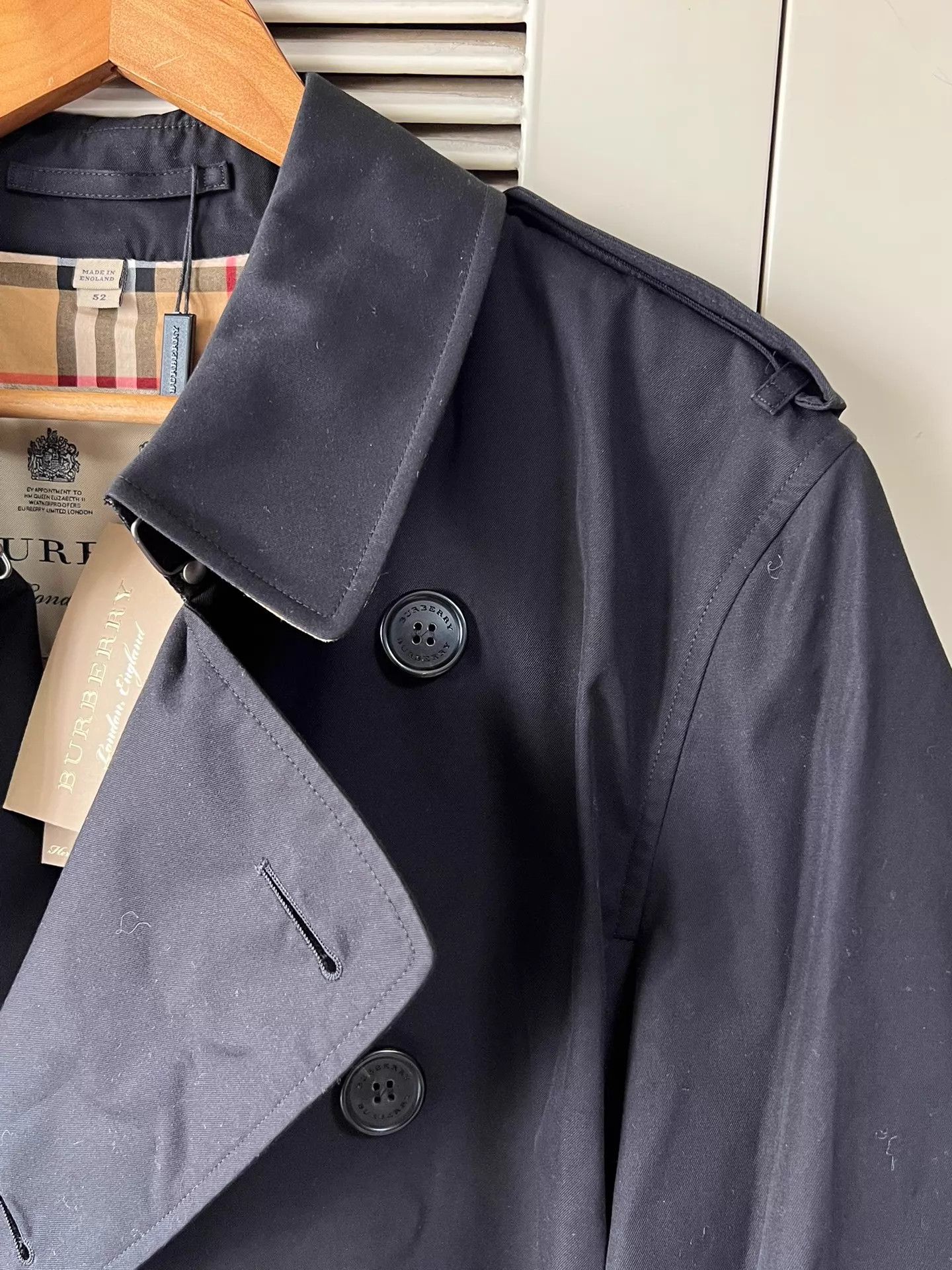 Burberry Burberry Men's Kensington Trench Coat Size 52 Size US L / EU 52-54 / 3 - 4 Thumbnail
