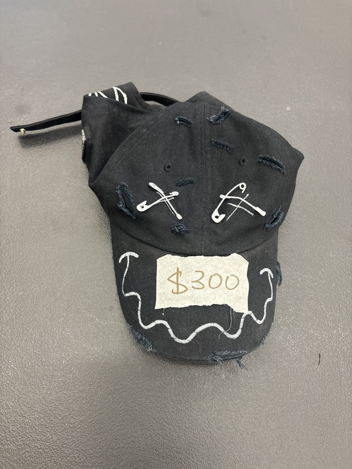 99%IS- 99% is Black cap Size ONE SIZE - 5 Thumbnail