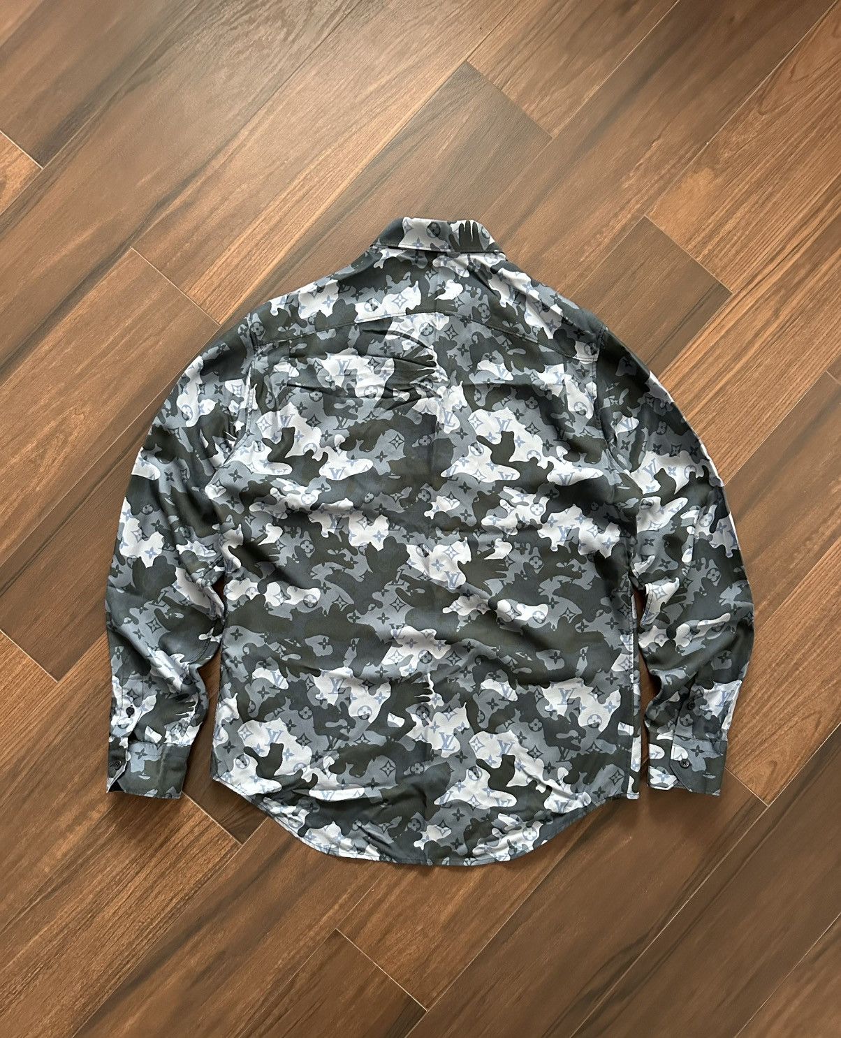 Louis Vuitton Louis Vuitton Monogram Silk Shirt Size US XL / EU 56 / 4 - 8 Thumbnail