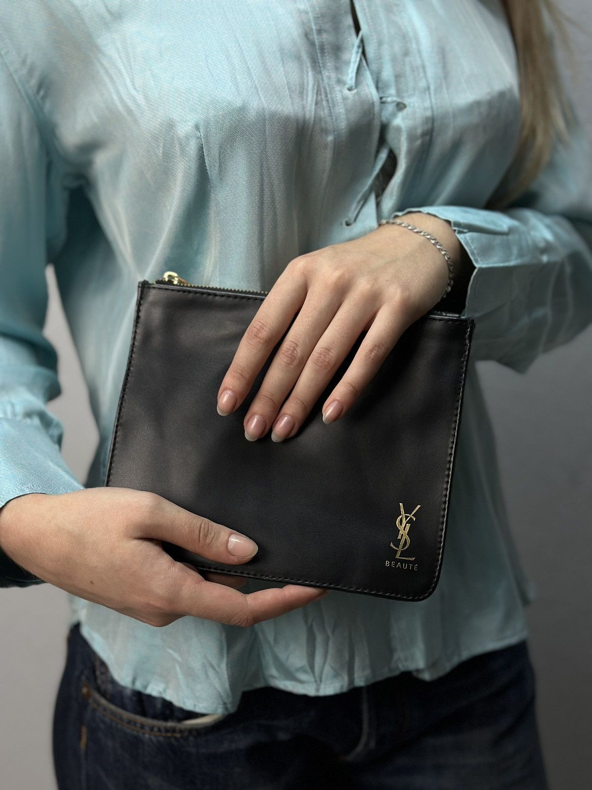 Yves Saint Laurent Yves Saint Laurent Black Leather Clutch Pouch 17x20cm Size ONE SIZE - 1 Thumbnail