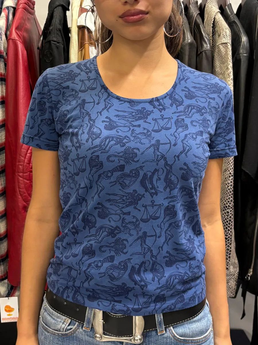 Designer × Dolce & Gabbana × Vintage 2000s Dolce & Gabbana Astrology Ancient Blue T-Shirt Size S / US 4 / IT 40 - 2 Thumbnail