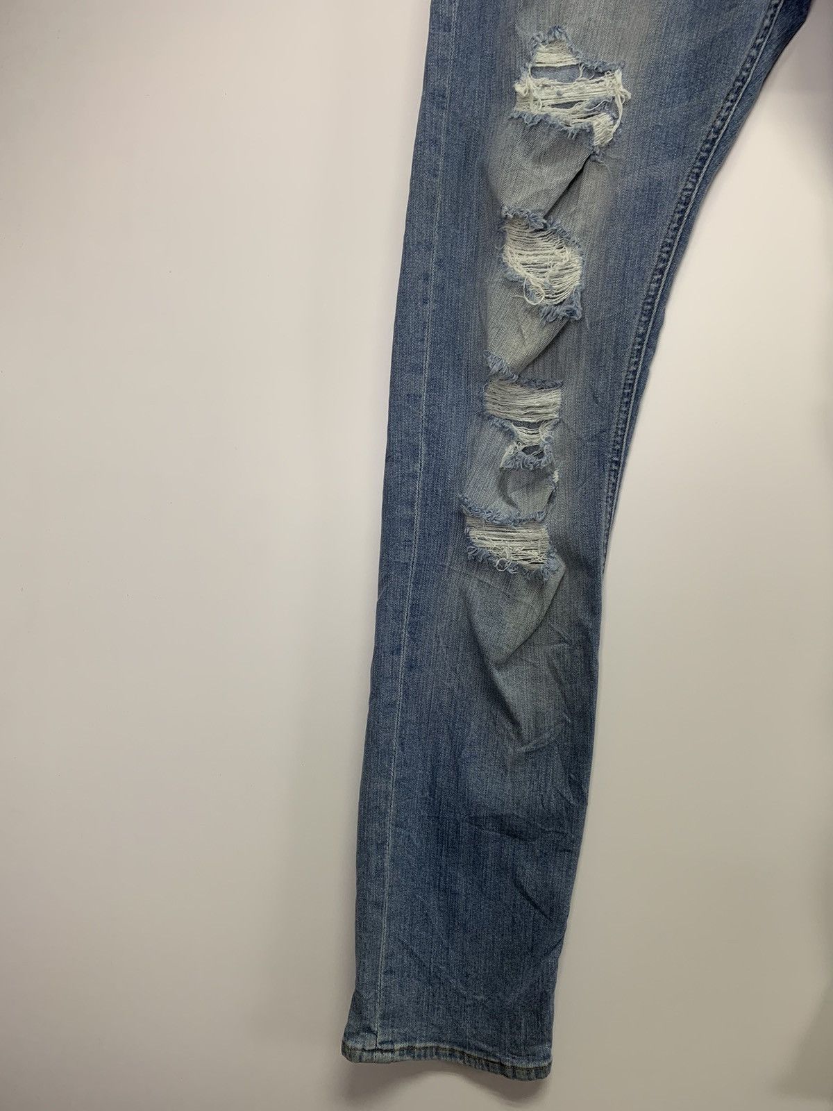 H&M H&M Distress Jeans Size US 34 / EU 50 - 4 Thumbnail