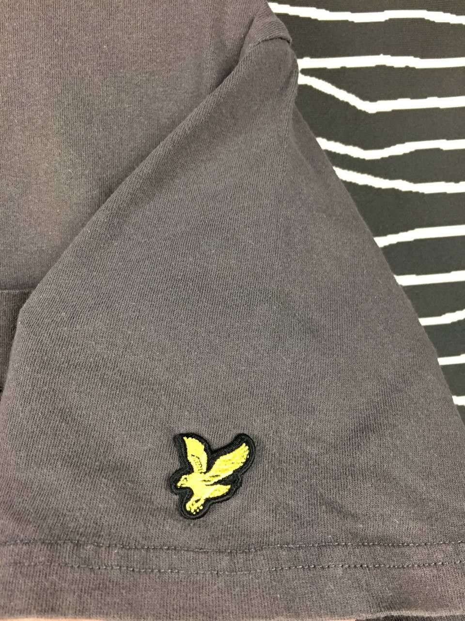 Lyle & Scott Lyle & Scott Faded Charcoal Embroidered Logo Pocket Tee Size US M / EU 48-50 / 2 - 6 Thumbnail