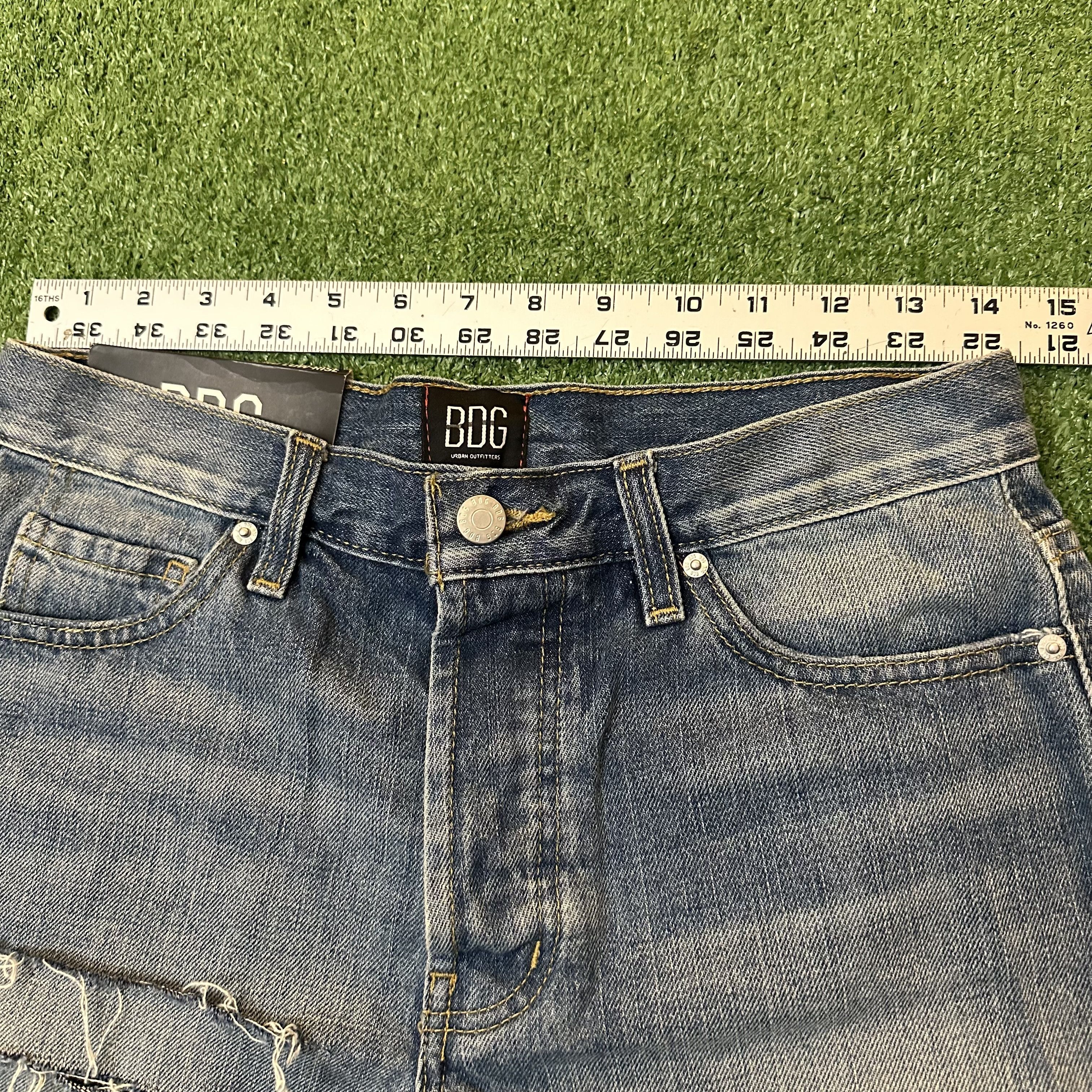 Bdg Women's BDG Low-Rise Boyfriend Jean Shorts Size 29" - 6 Thumbnail