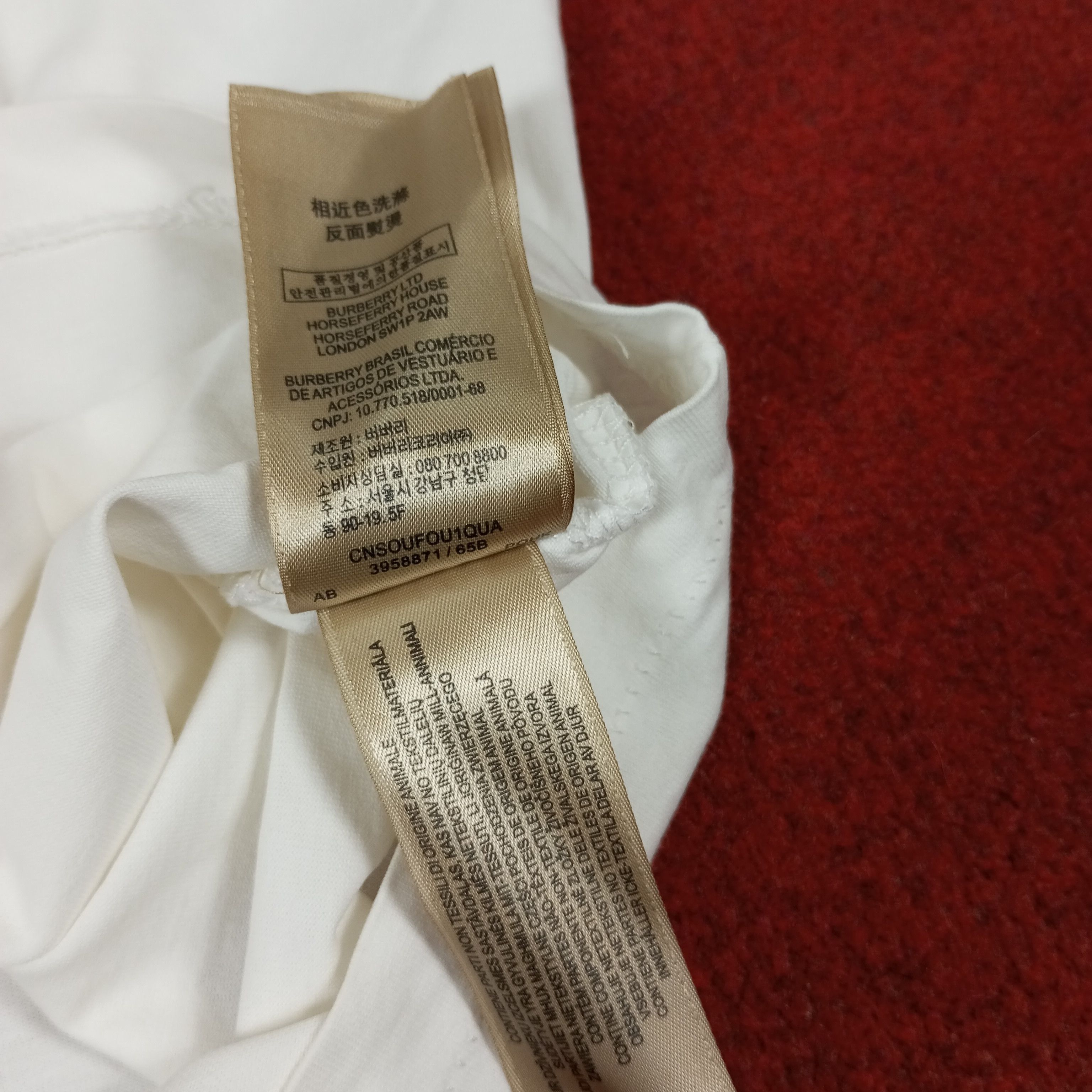 Burberry Burberry London England Small Logo Design Custom Art Tshirt Size US M / EU 48-50 / 2 - 10 Thumbnail