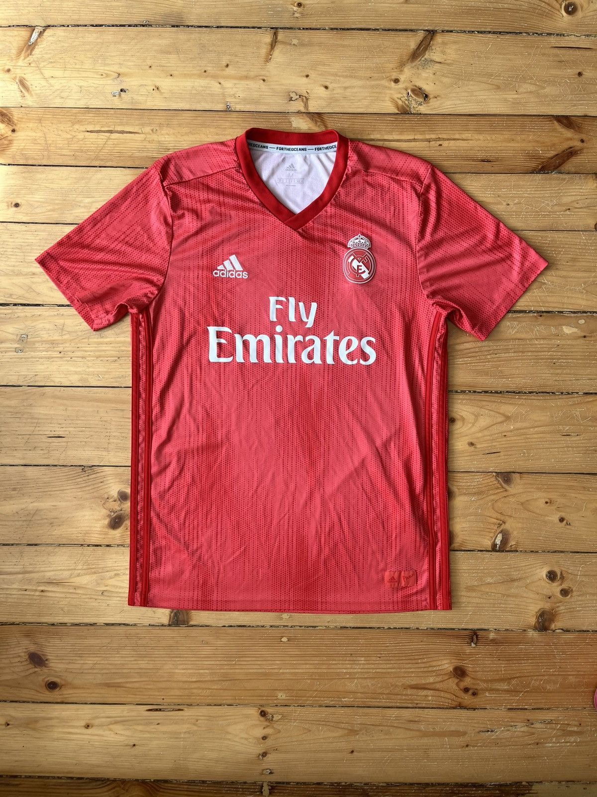 Adidas Adidas x Parley 2018-19 Real Madrid Third Shirt rare grail Size US M / EU 48-50 / 2 - 2 Thumbnail