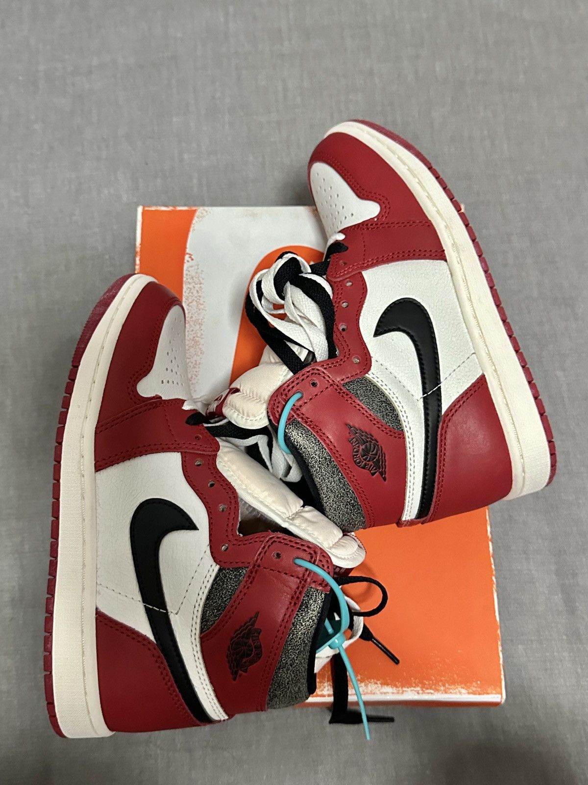 Jordan Brand × Nike Jordan 1 Retro High OG Chicago Lost and Found size 5.5 Size US 5.5 / EU 38 - 1 Thumbnail