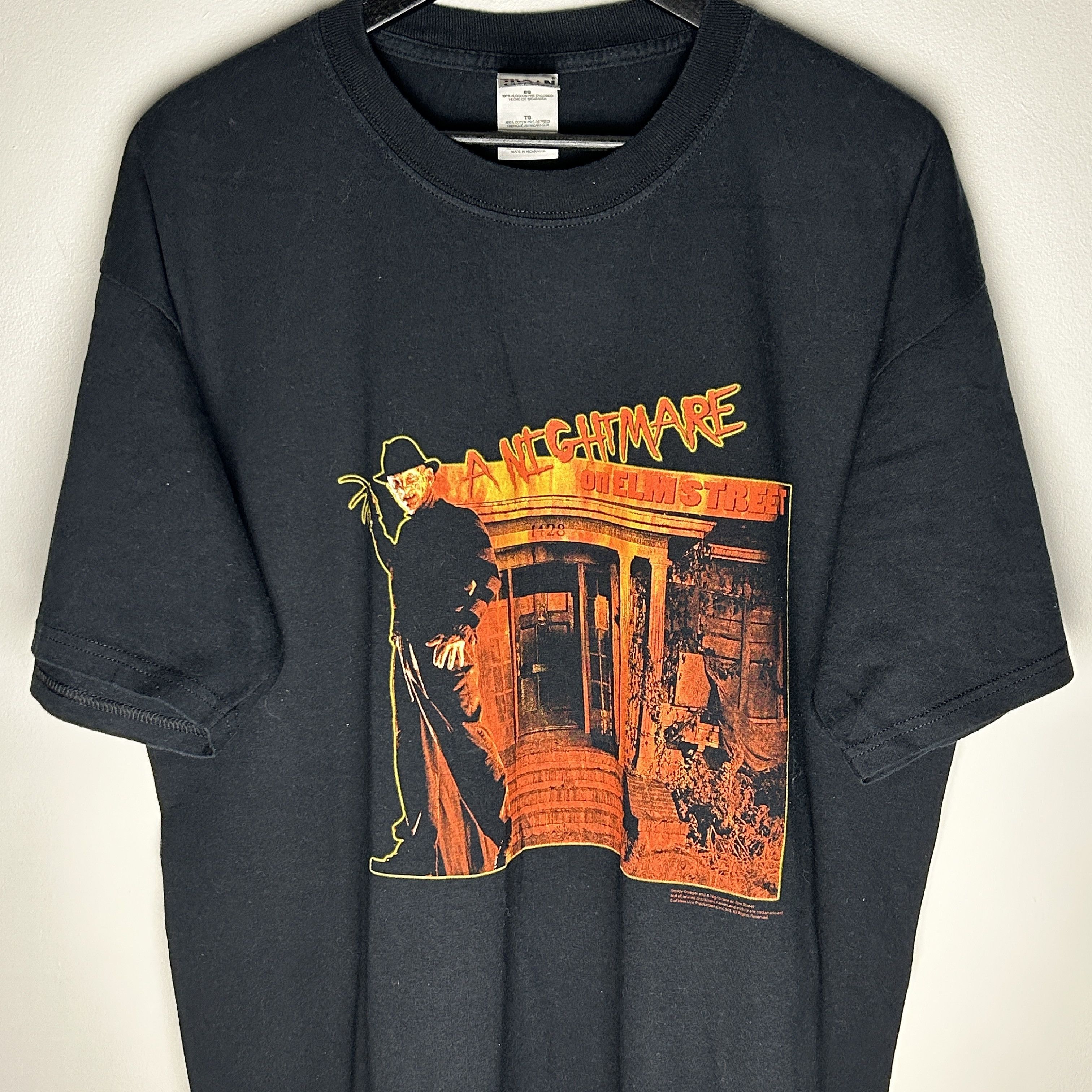 Vintage Vintage A Nightmare On Elm Street 2005 Horror T-shirt Size US XL / EU 56 / 4 - 3 Thumbnail