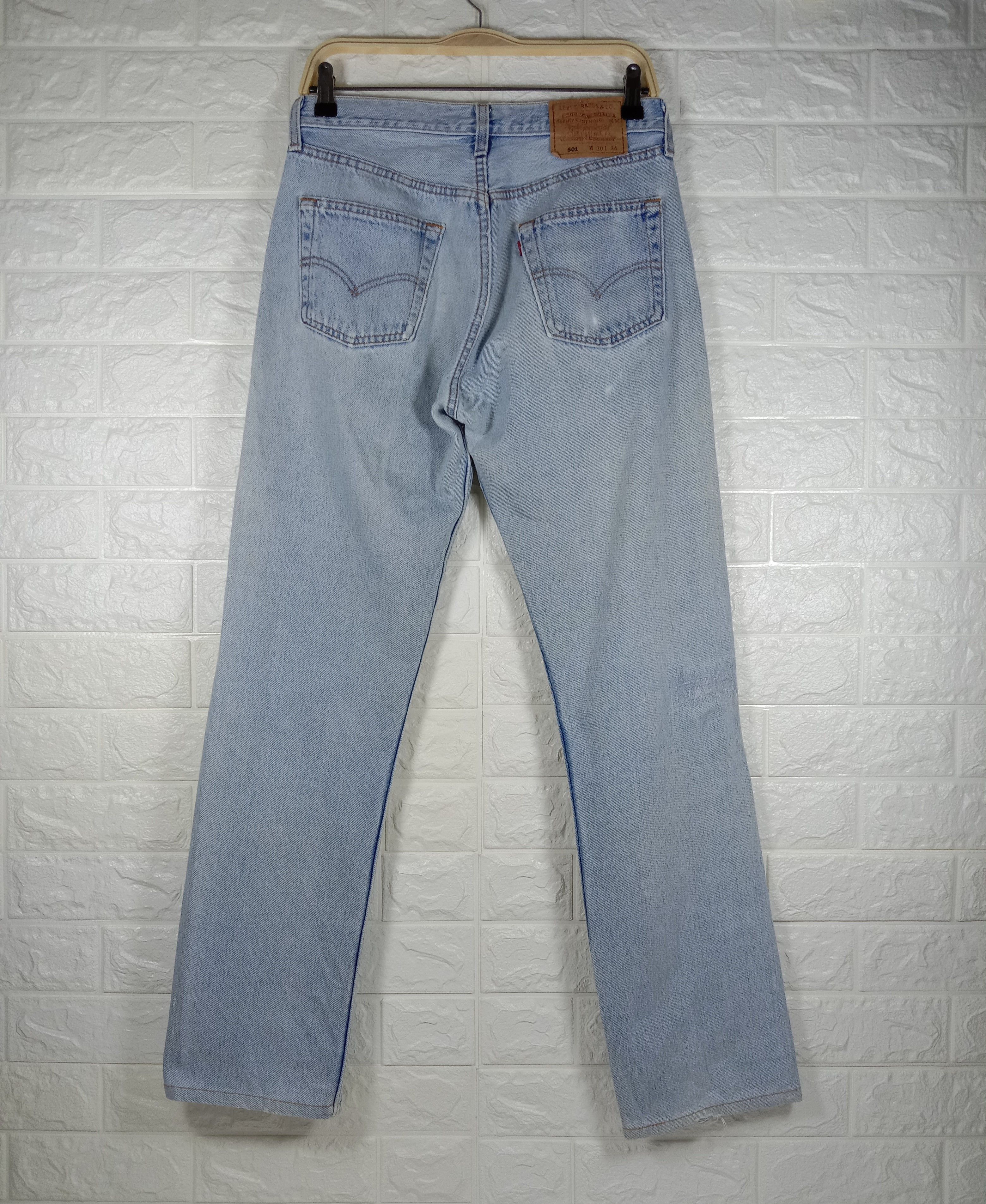 Levi's Vintage 90s Levi’s 501 Jeans Light Wash Distressed Denim Size US 28 / EU 44 - 5 Thumbnail