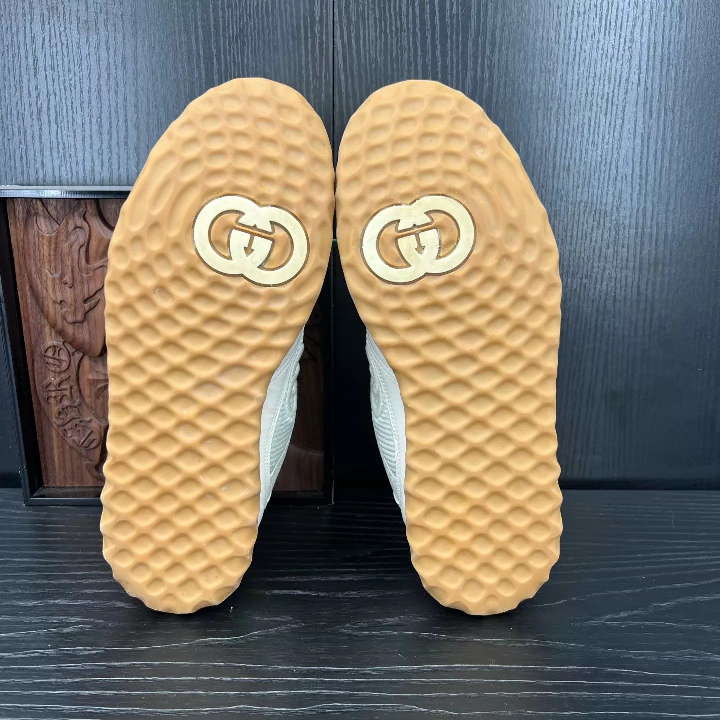 Gucci Gucci Mac80 Ivory Size 40 Size US 7 / EU 40 - 7 Thumbnail