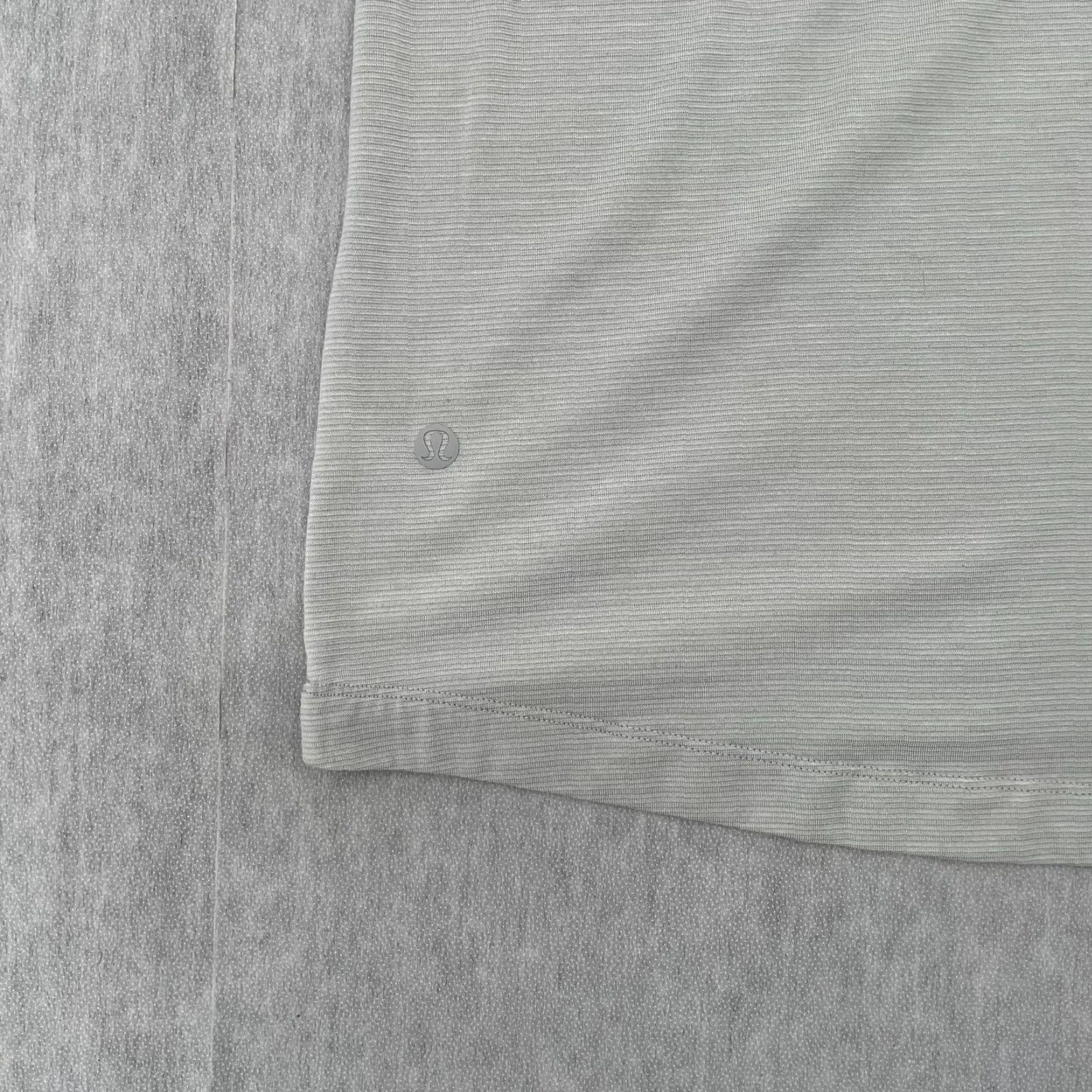 Lululemon VINTAGE Lululemon Polo Shirt Men Large Gray Tech Short Sleeve Activewear Logo 2010s Size US L / EU 52-54 / 3 - 5 Thumbnail