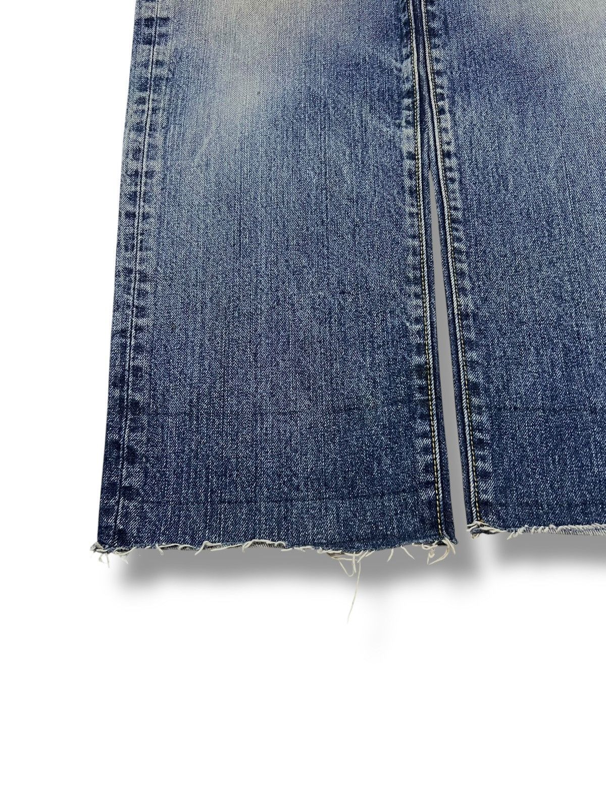 Uniqlo Vintage Uniqlo Japan - Faded, Distressed Denim Size US 31 - 6 Thumbnail