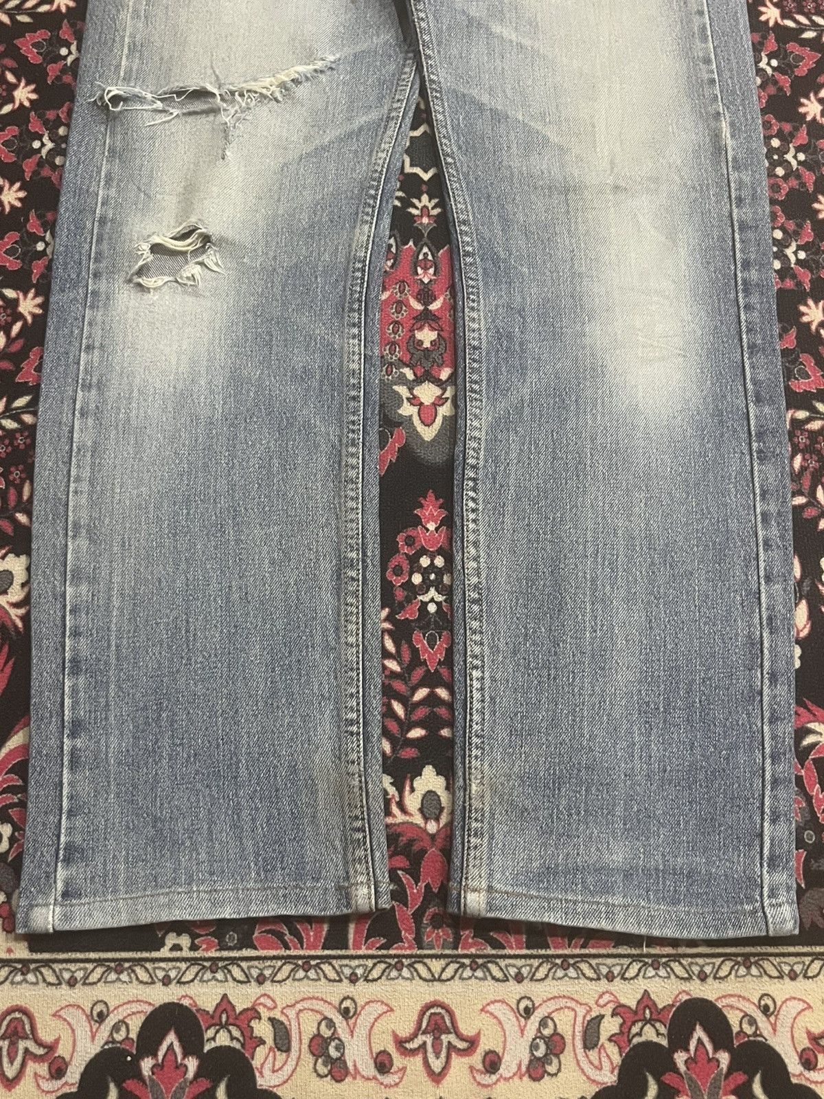 Levi's Y2K Levi’s 505 Blue Washed Distressed Straight Leg Jeans Size US 28 / EU 44 - 10 Thumbnail