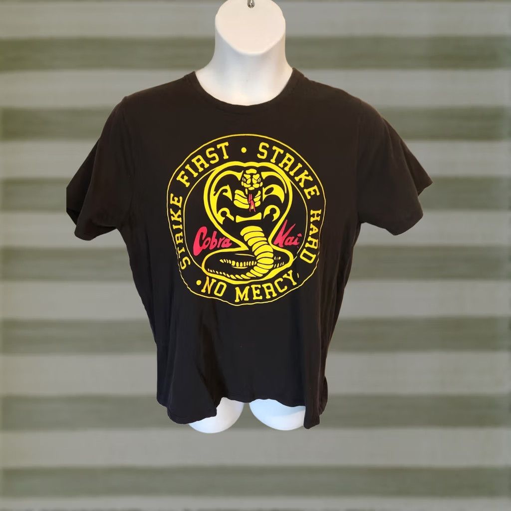 Vintage COBRA KAI TEE Womens Size 3XL STRIKE FIRST STRIKE HARD NO MERCY 21 Size XXL / US 16-18 / IT 52-54 - 1 Thumbnail