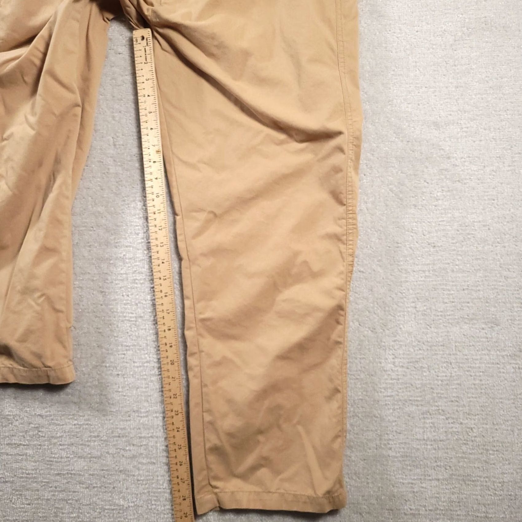 Weatherproof Weatherproof Pants Mens 38/30 Tan Khaki Cargo Zip Pocket Cargo Pants Mens 38 Regular Belt Loops Brown 29 In Inseam Size US 38 / EU 54 - 7 Thumbnail