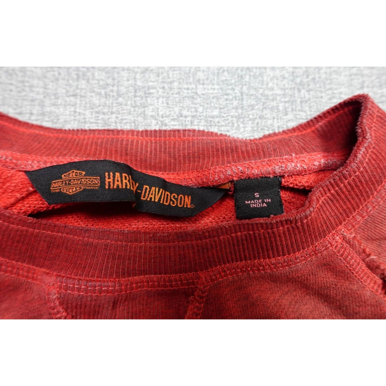 Harley Davidson Harley-Davidson Shirt Womens Small Red Embroidered Winged Motor Harley-Davidson Cycles Patch Long Sleeve Distressed Hem Crew Neck Shirt Size S / US 4 / IT 40 - 2 Thumbnail