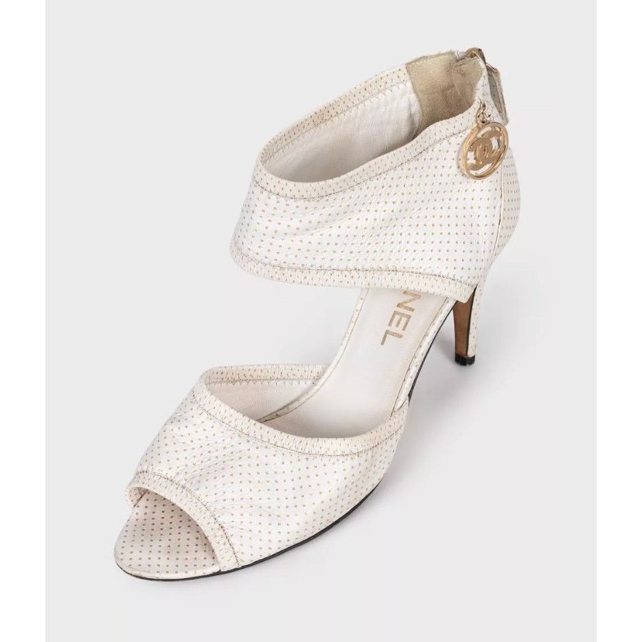 Chanel Elegant Chanel Vintage Polka Dot Leather Sandals Size 37 Size US 6 / IT 36 - 3 Thumbnail