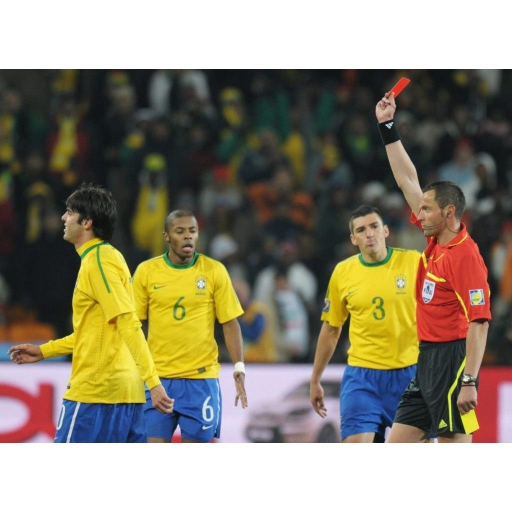 Nike Kaka Brazil WORLD CUP 2010 Soccer Jersey Shirt L Size US L / EU 52-54 / 3 - 8 Thumbnail