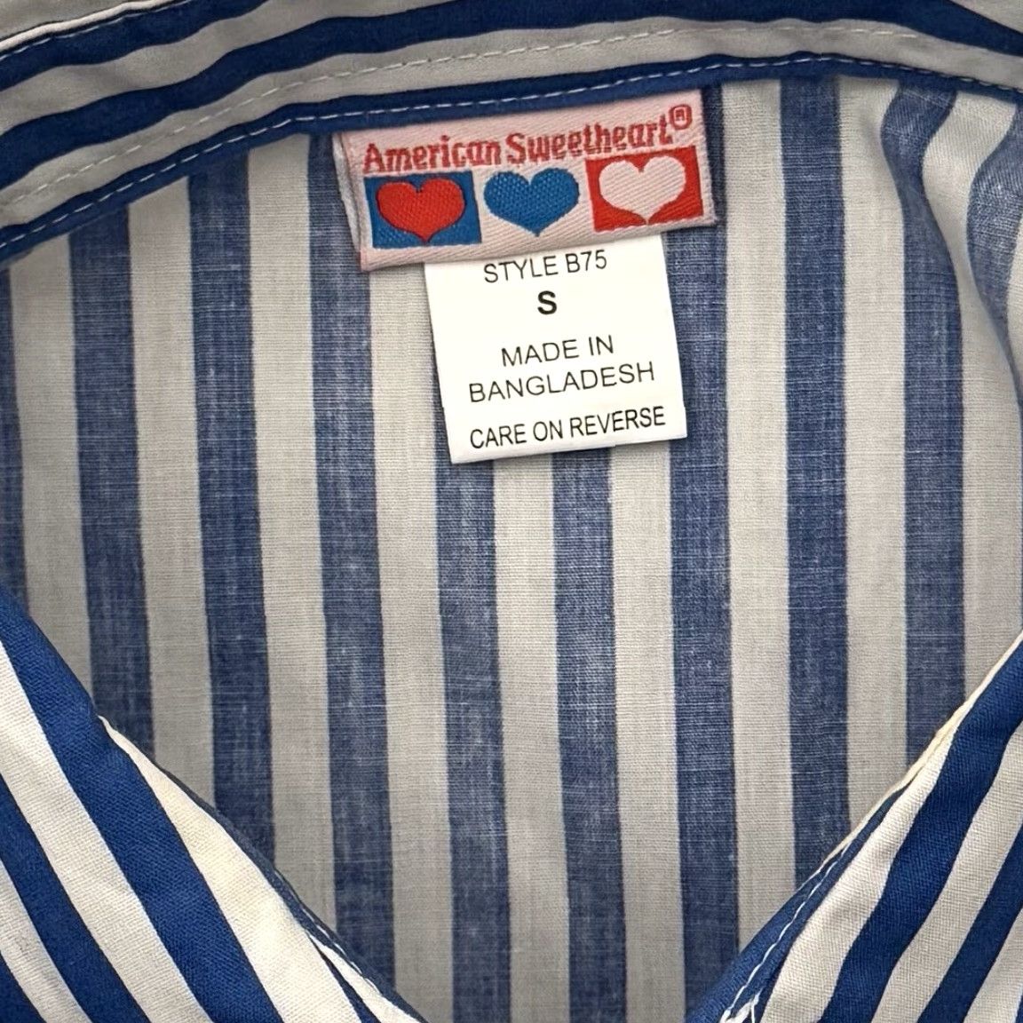 Vintage VINTAGE American Sweetheart Button-Up Shirt Women Sz S Stripe Blue 90s Preppy Casual Business Classic Short Sleeve Collared Regular Womens Size S / US 4 / IT 40 - 6 Thumbnail