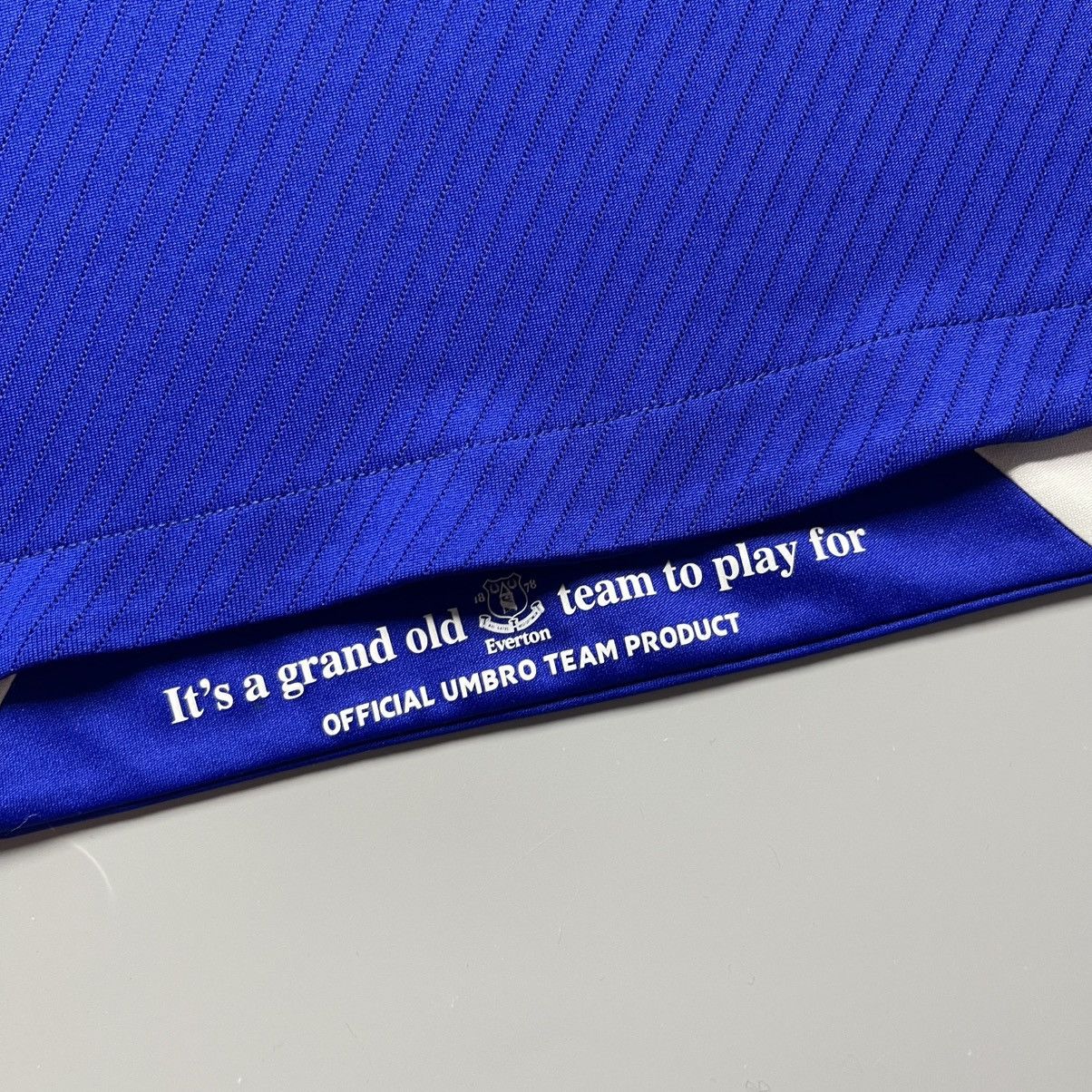 Umbro EVERTON UMBRO 2008/2009 FOOTBALL HOME JERSEY #17 CAHILL Size US XL / EU 56 / 4 - 8 Thumbnail