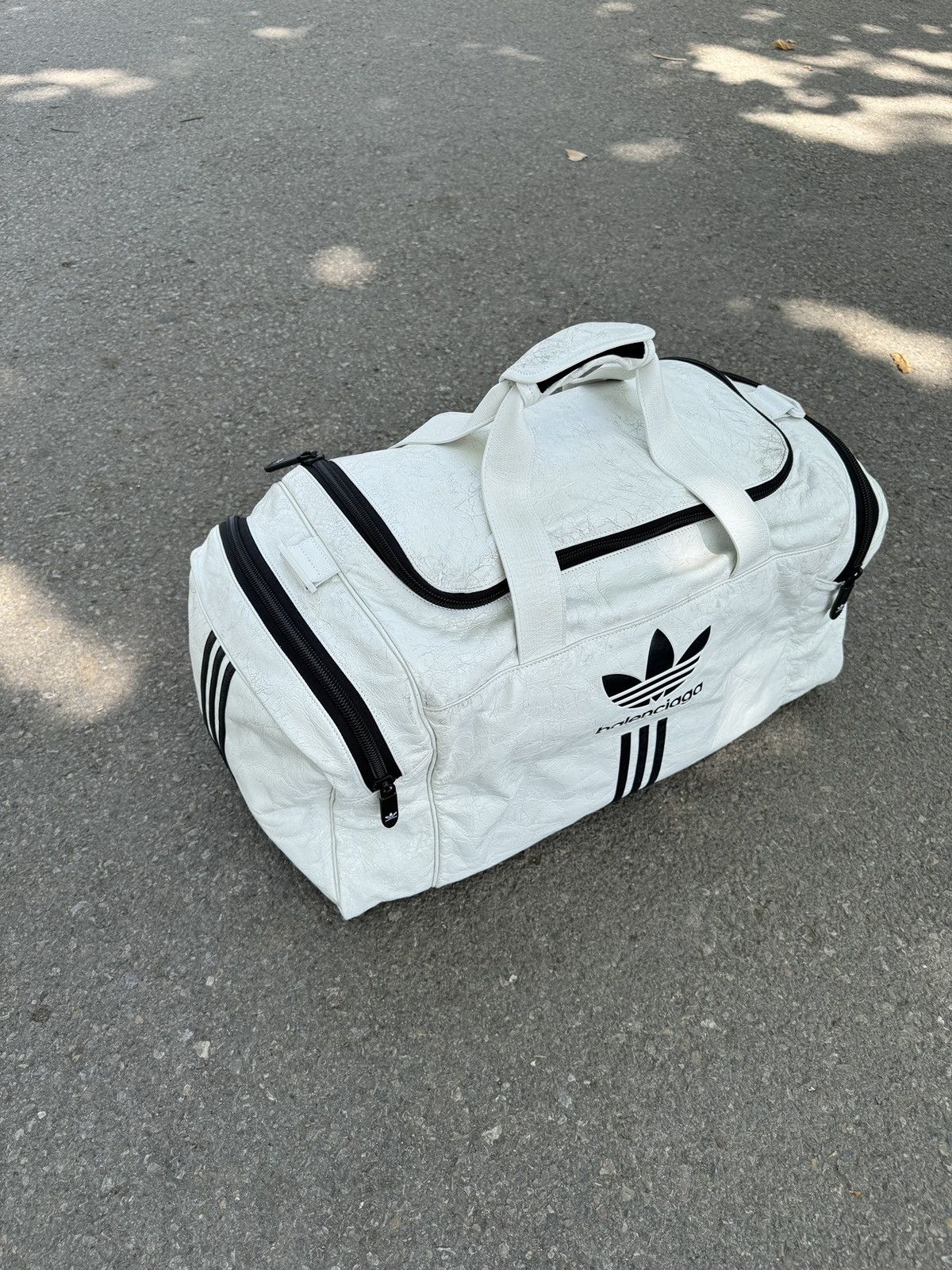 Balenciaga Balenciaga x Adidas Full Leather Duffle Bag Size ONE SIZE - 9 Thumbnail