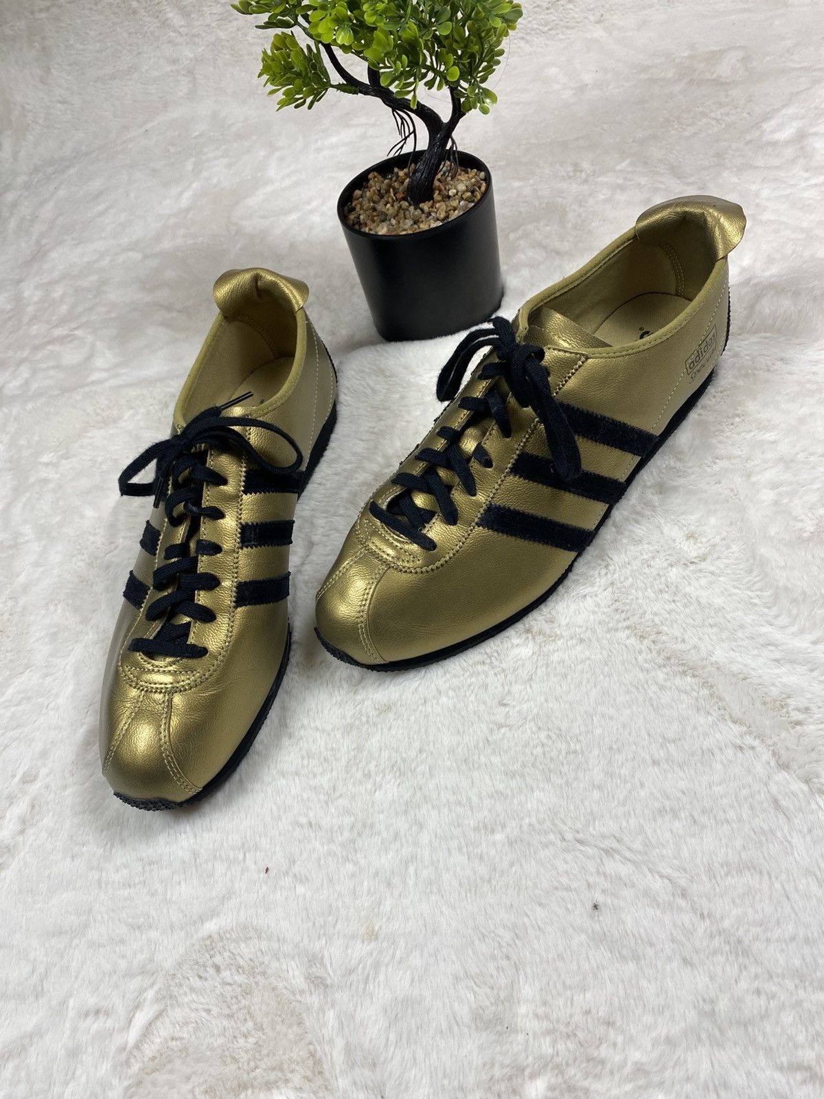 Adidas Rare Adidas Special Gold Edition – Vintage Vibes Only Size US 11 / EU 44 - 1 Thumbnail