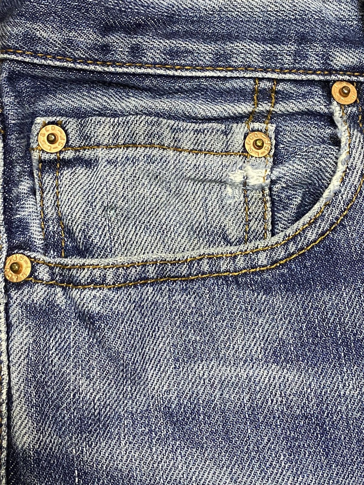 Levi's Vintage Clothing Vintage Levis505 90s Blue Wash Distressed Jeans Size US 34 / EU 50 - 7 Thumbnail