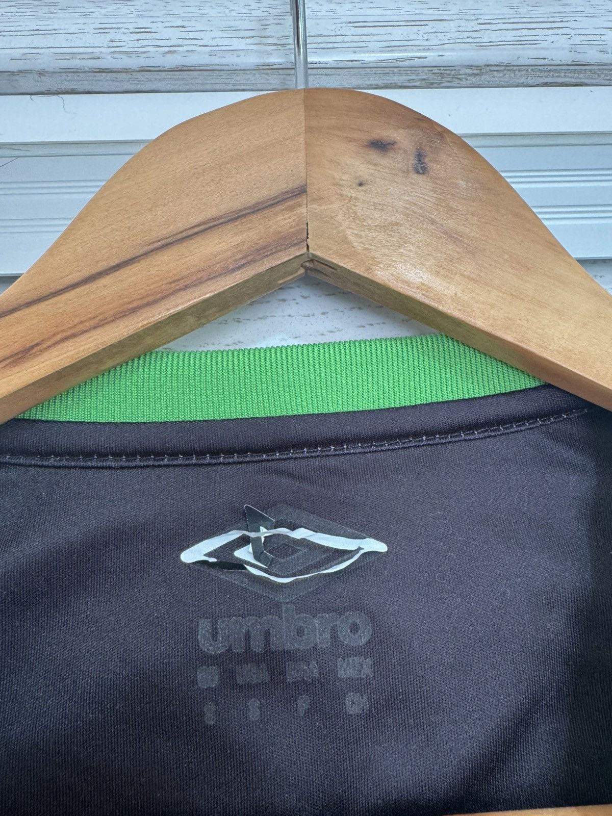 Umbro Jamaica 2018-2020 Away Soccer Jersey Football Kit Shirt Size US S / EU 44-46 / 1 - 13 Thumbnail