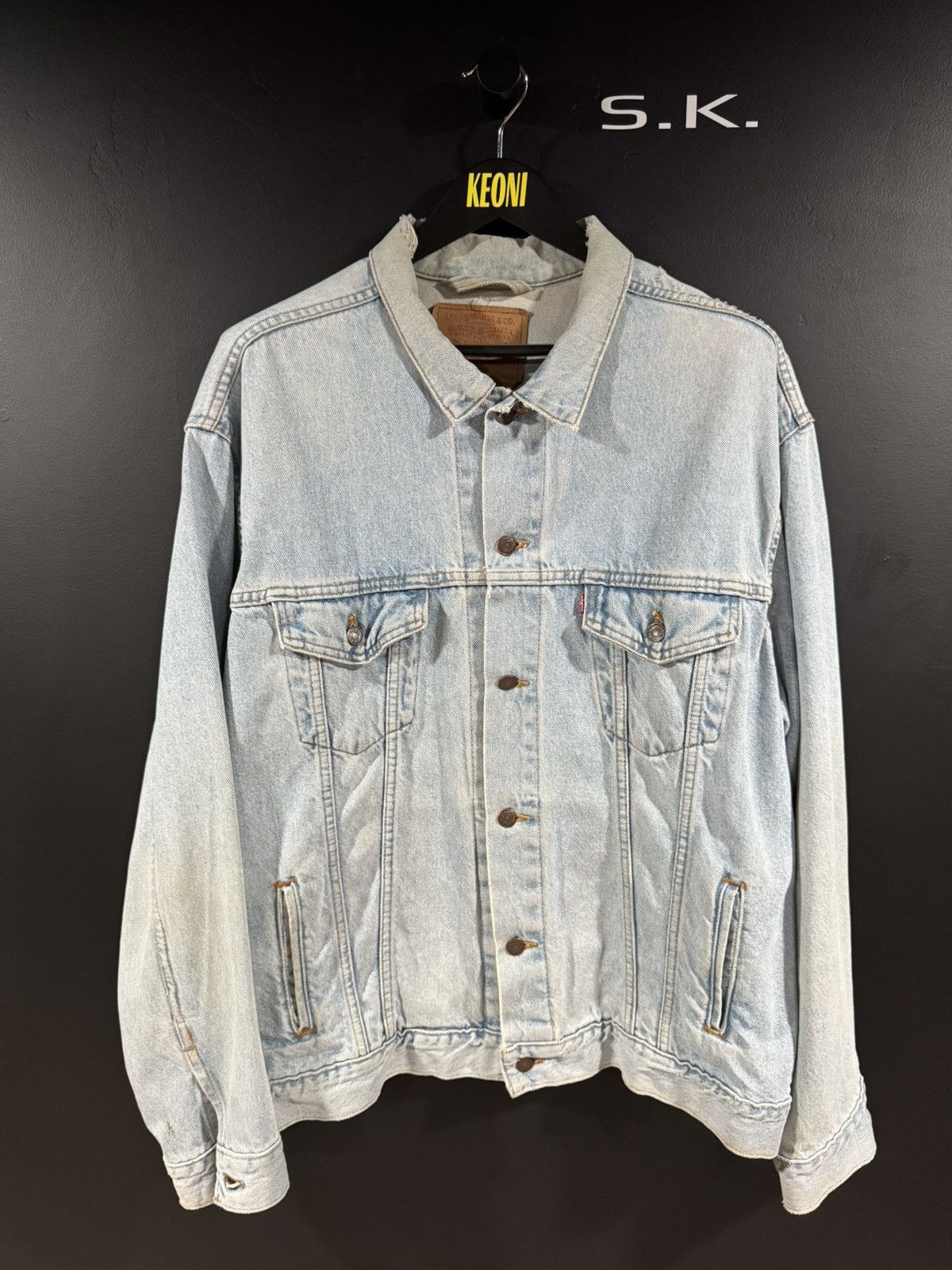 Levi's 1992 Vintage Levi’s Faded Distressed Trucker Denim Jacket XL Size US XL / EU 56 / 4 - 1 Thumbnail