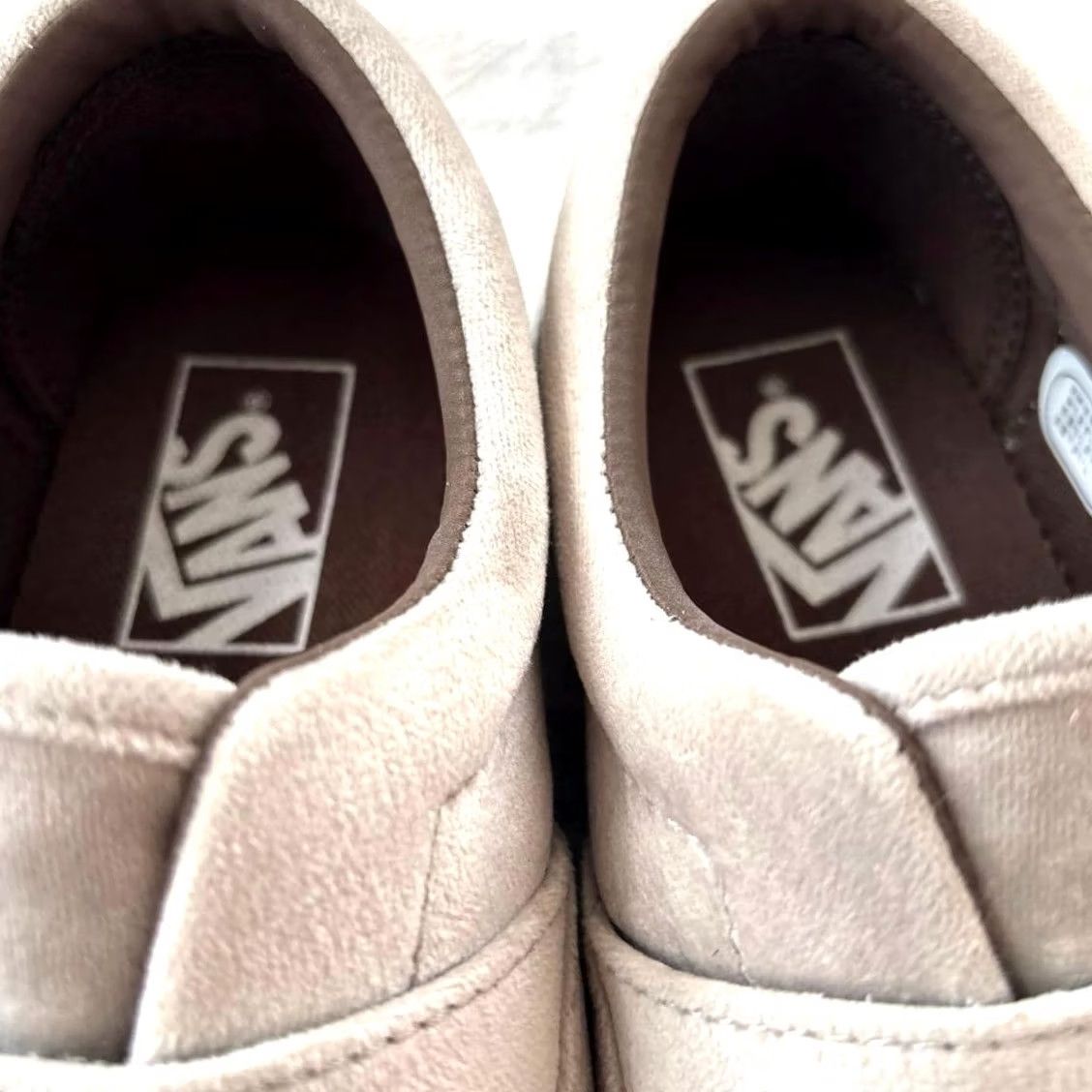 Vans Item Specifications: Brand: Vans Size US 6 / IT 36 - 6 Thumbnail