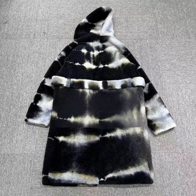 Louis Vuitton louis vuitton Tie-dyed fur coat 2501-Nextarrow Size US XL / EU 56 / 4 - 3 Thumbnail
