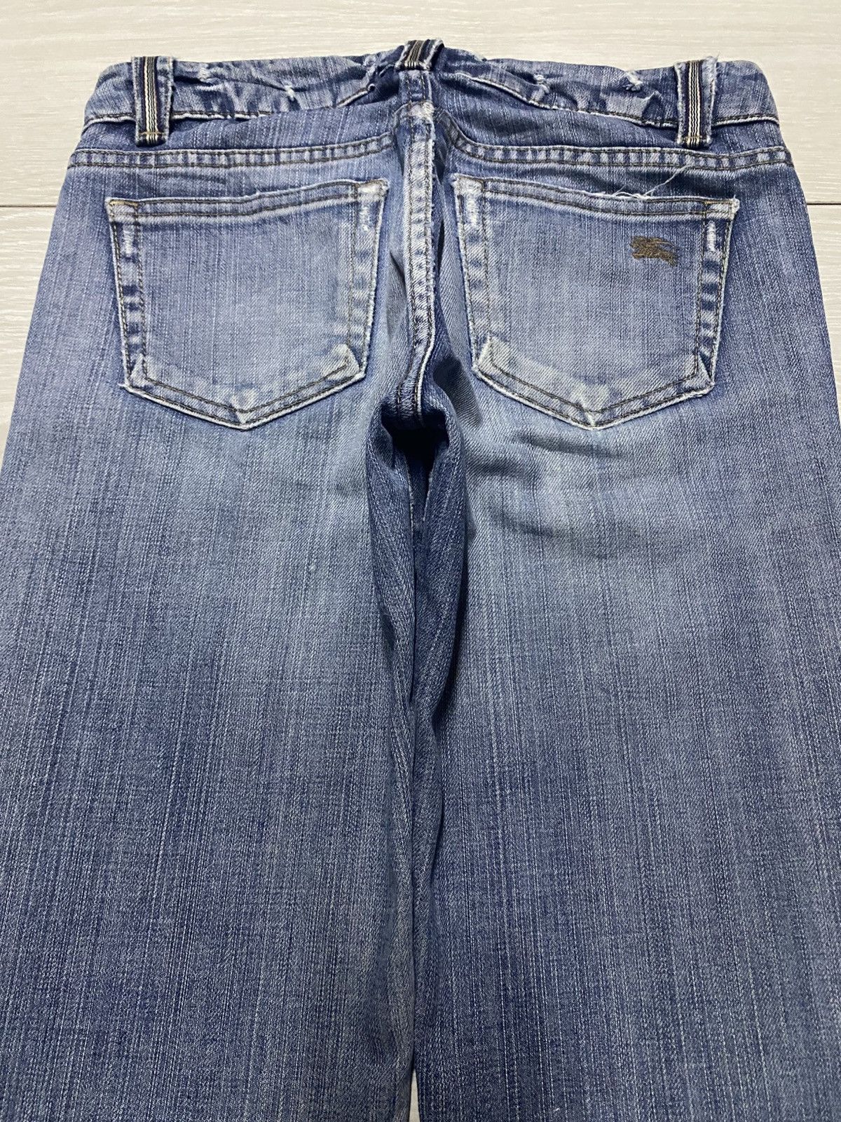 Burberry Vintage Burberry Blue Label Faded Wash Flare Woman Jeans Size US 28 / EU 44 - 4 Thumbnail