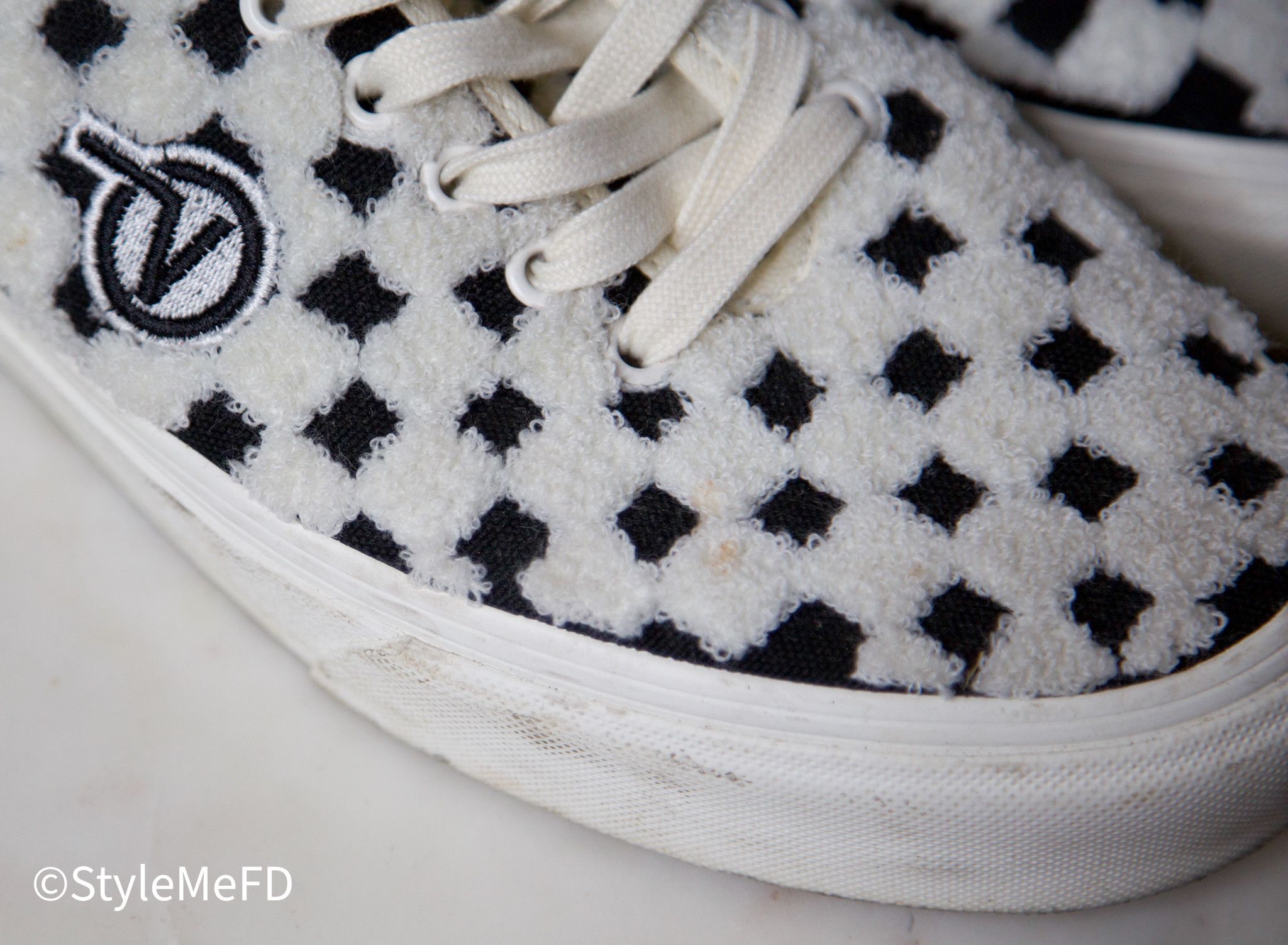 Vans VANS AUTHENTIC ONE PIECE VLT LX IN 'EMBROIDERED BLACK' Size US 9 / EU 42 - 5 Thumbnail