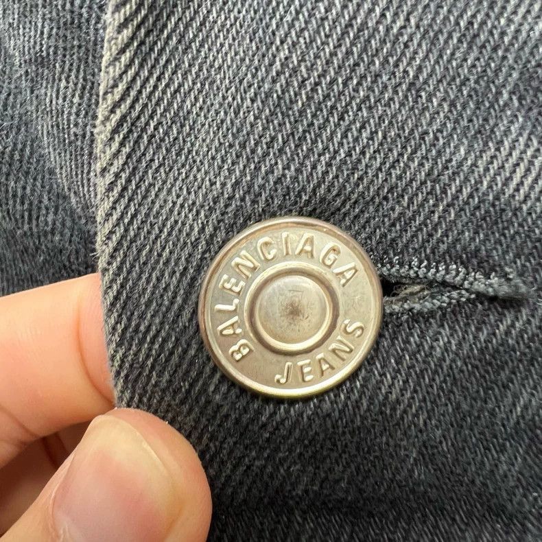 Balenciaga Balenciaga Denim Jacket with Luminous LOGO Size US S / EU 44-46 / 1 - 4 Thumbnail
