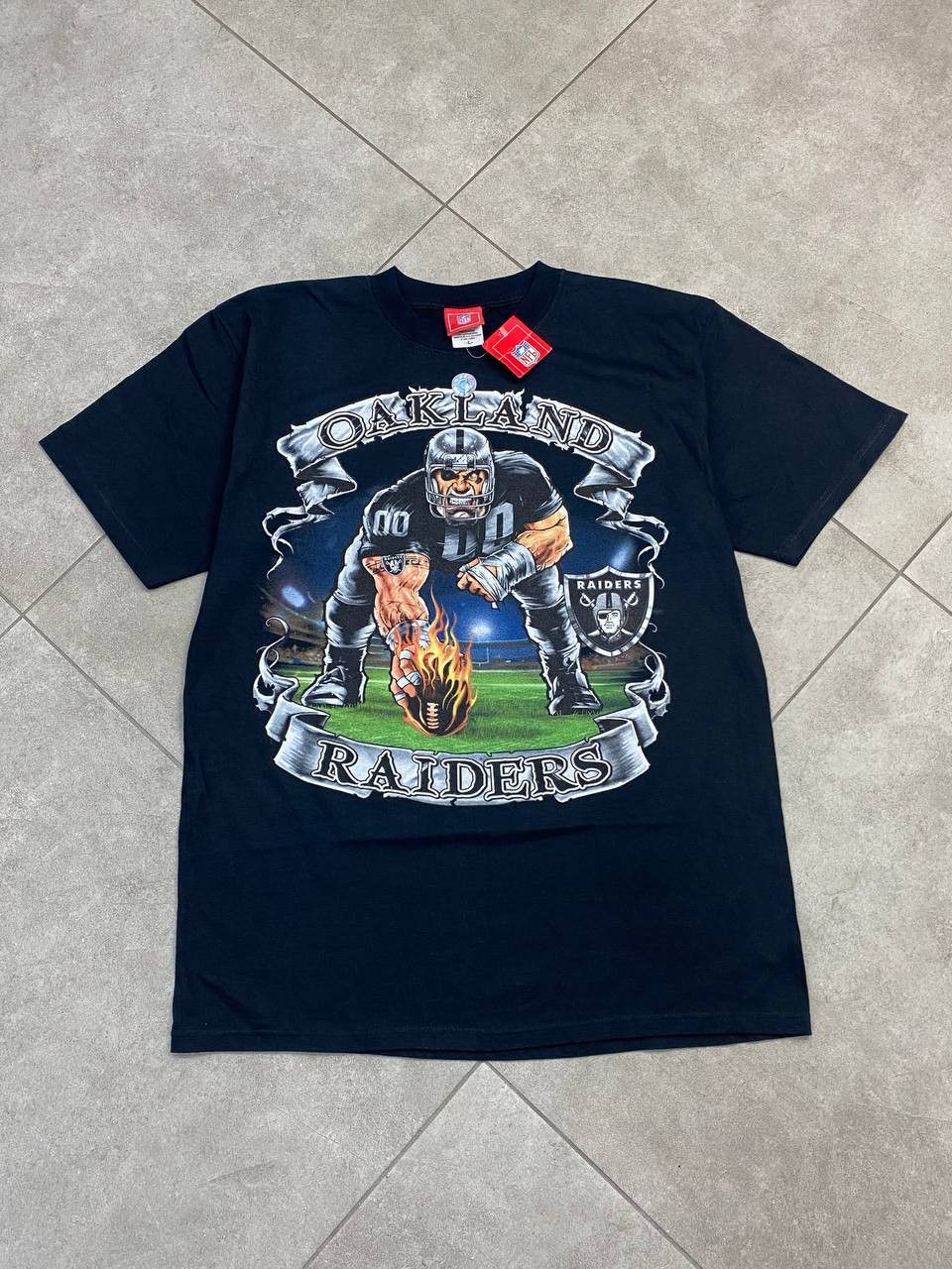 NFL Vintage NFL Oakland Raiders Mad Player Print T-Shirt Size US L / EU 52-54 / 3 - 1 Thumbnail