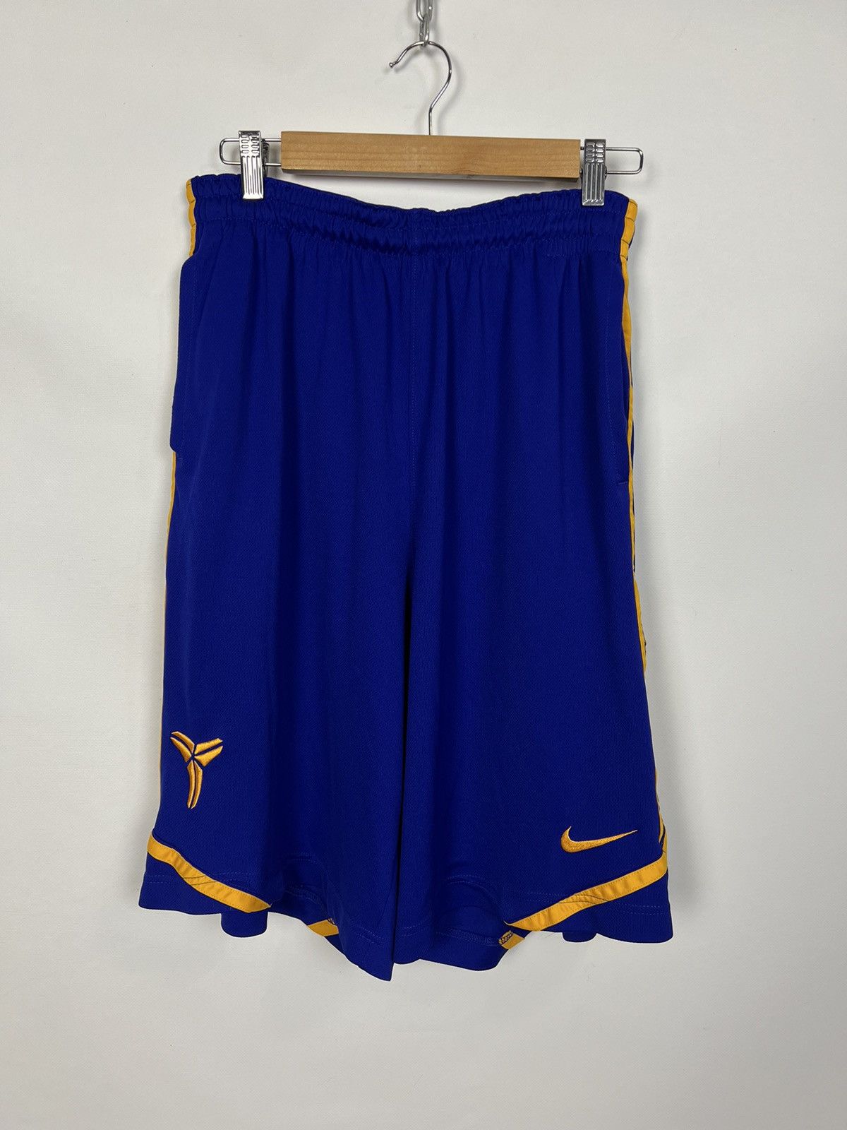 Nike × Vintage Nike Kobe Bryant Dri-Fit Basketball Shorts Size US 34 / EU 50 - 2 Thumbnail