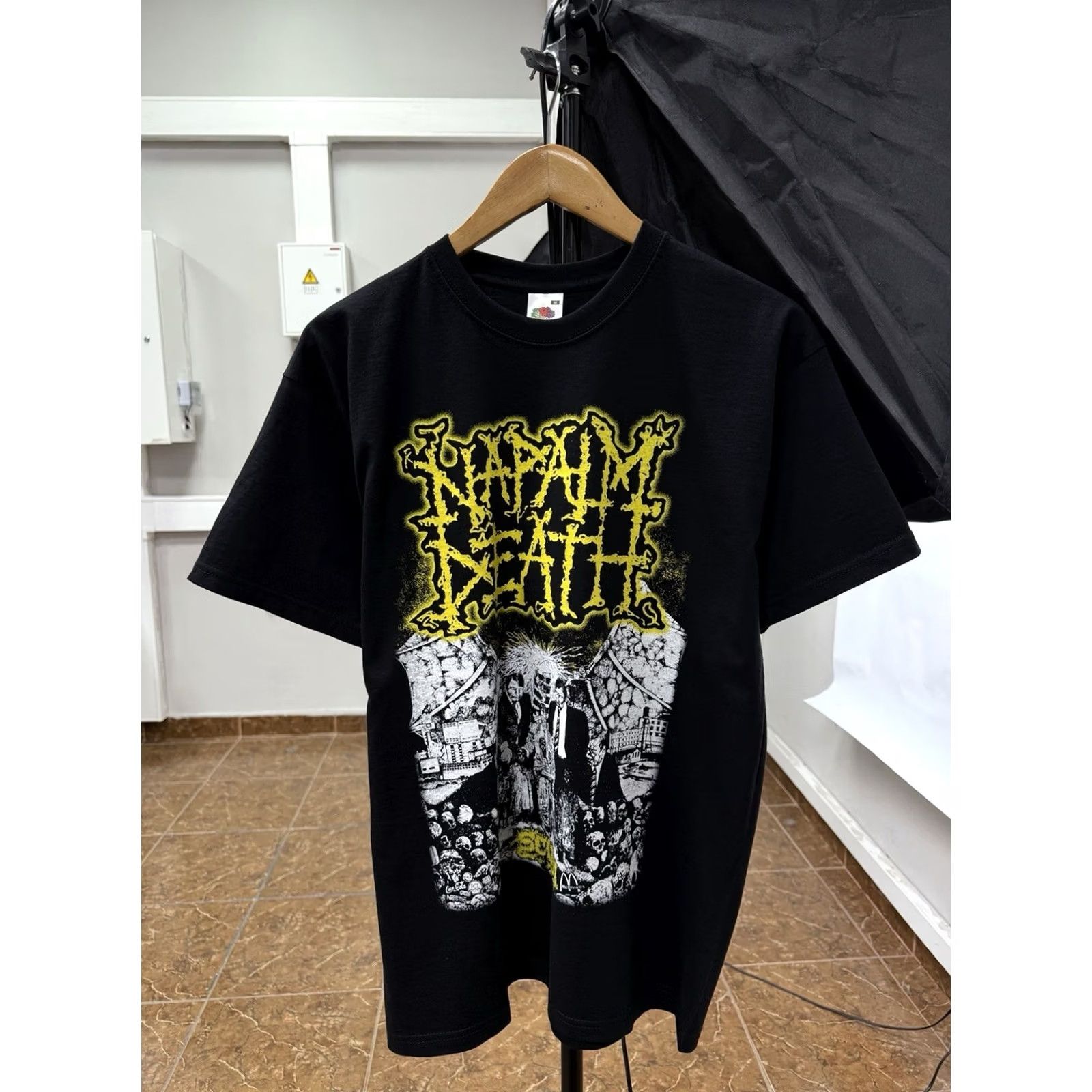 Fruit Of The Loom VINTAGE Napalm Death SCUM Grindcore T-Shirt Death Metal M Black Men T-Shirt 1990s Size US M / EU 48-50 / 2 - 2 Thumbnail