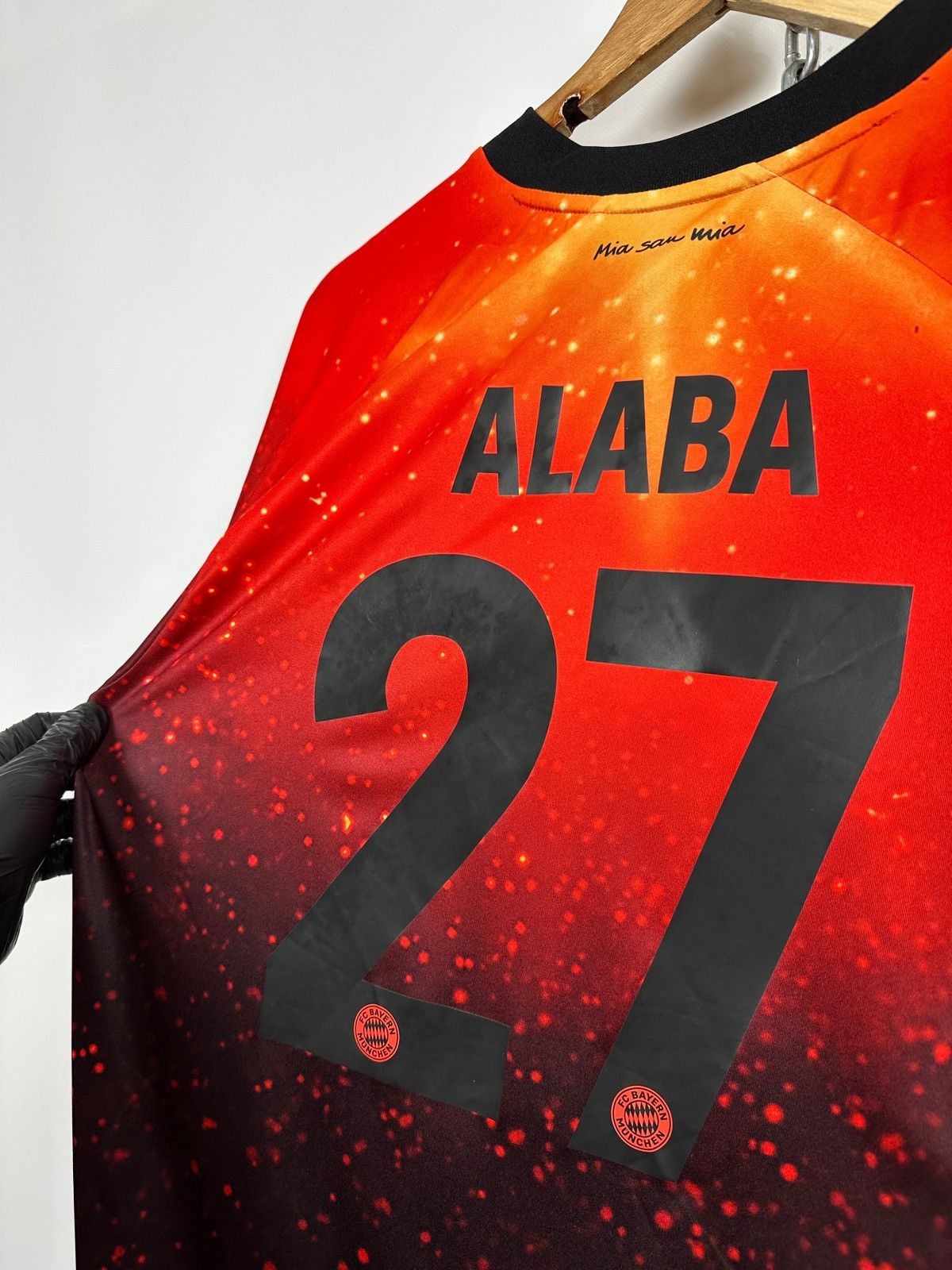 Adidas Adidas Bayern Munich Alaba #27 Special Kit Limited Edition Size US L / EU 52-54 / 3 - 20 Thumbnail