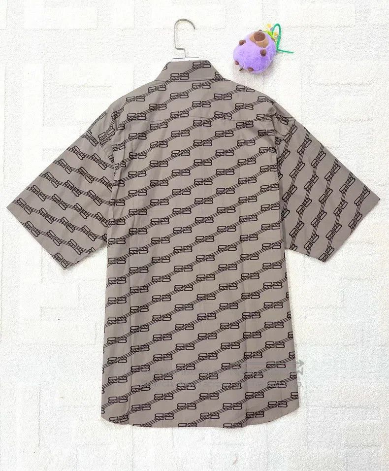 Balenciaga Balenciaga Brown Short Sleeve Shirt with Full Logo Print Size XXS / US 00 / IT 34 - 2 Thumbnail