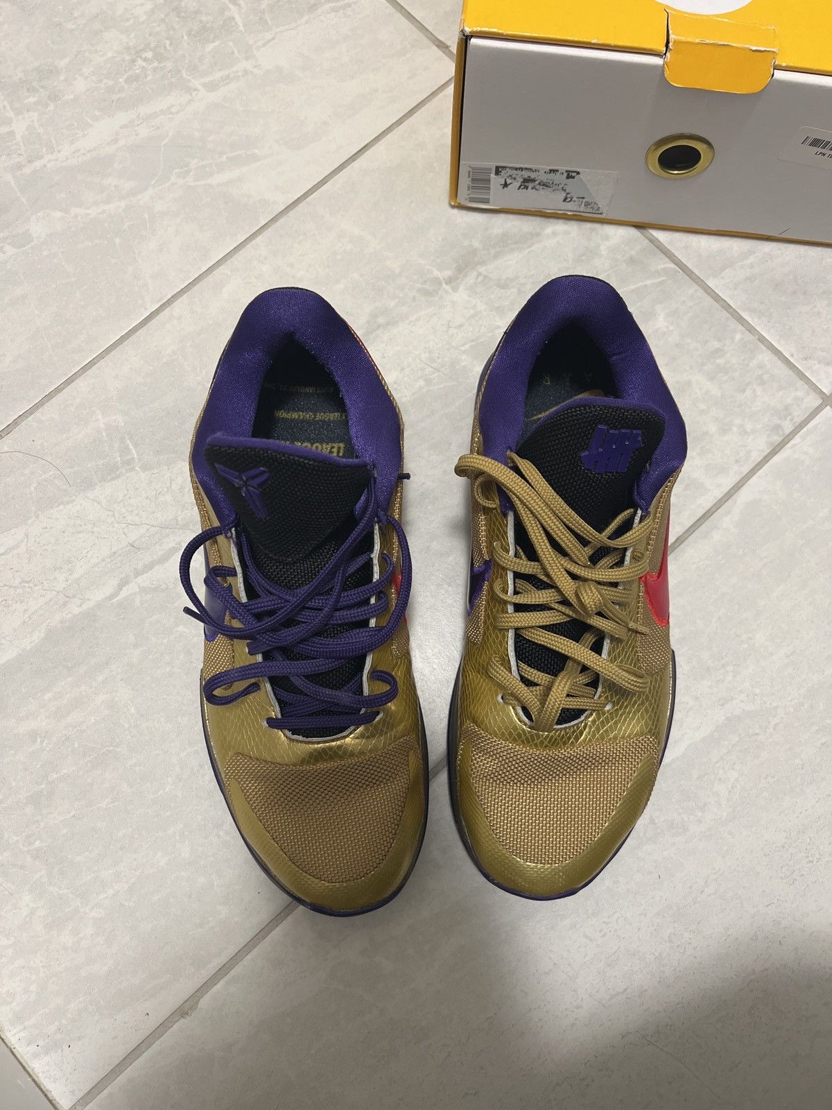 Nike Kobe 5 undefeated hall of fame Size US 10 / EU 43 - 4 Thumbnail