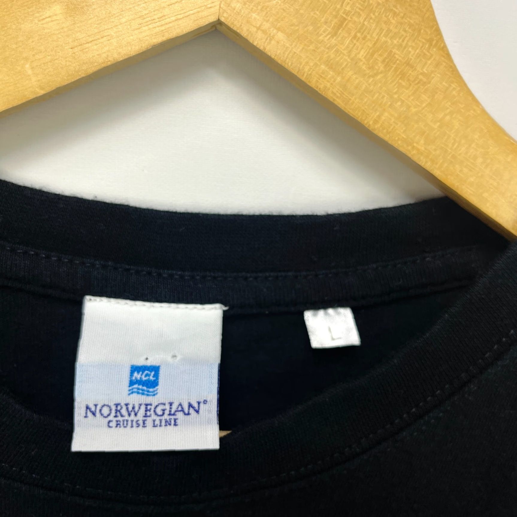Vintage **VINTAGE Norwegian Cruise Line Graphic T-Shirt Large Black** User: Vintage Norwegian Cruise Line Graphic T-Shirt Large Black Size US L / EU 52-54 / 3 - 4 Thumbnail