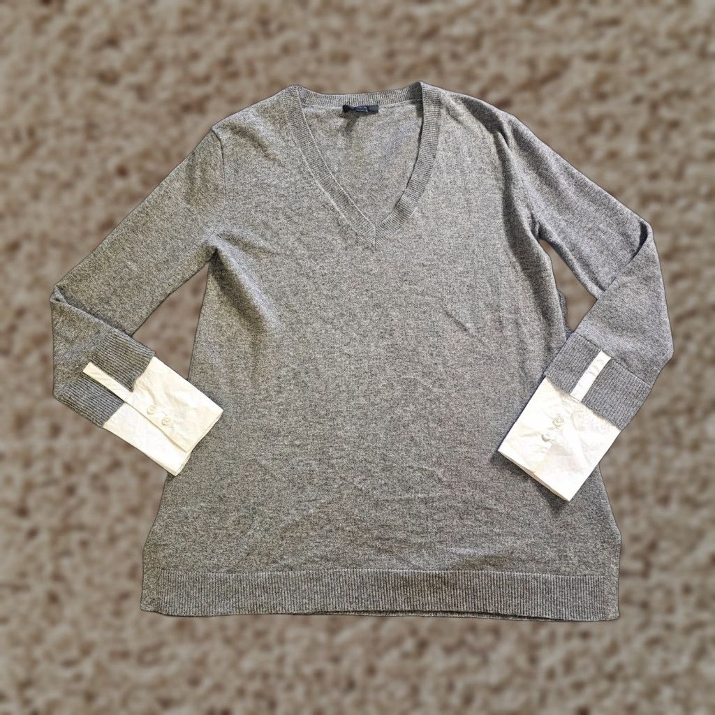 J.Crew J.CREW Sweater Top Womens Small Gray Wool Button Cuffs V-Neck Casual Career Shirt Size S / US 4 / IT 40 - 1 Thumbnail